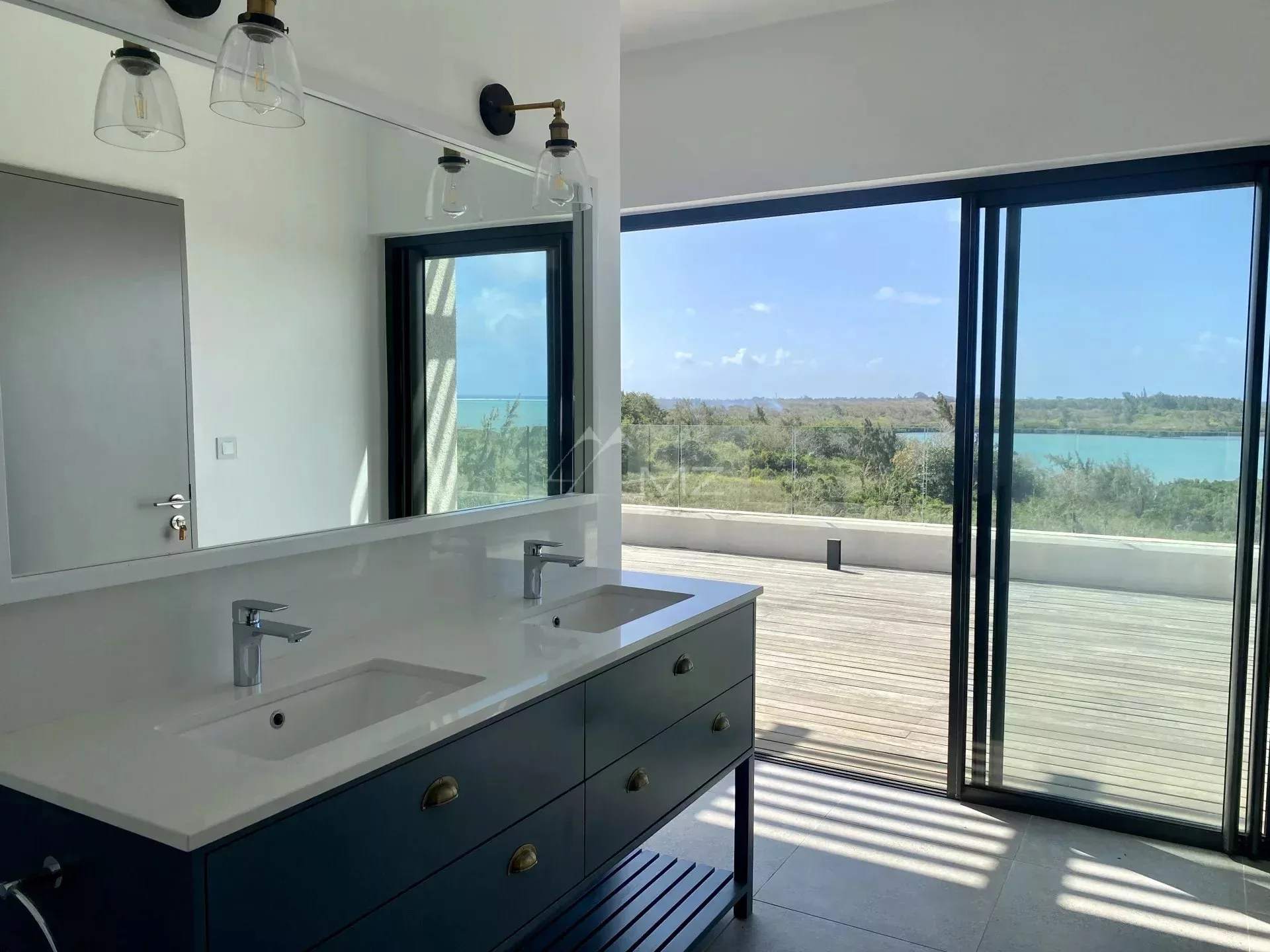 Penthouse vue sur la mer à St Antoine - 13