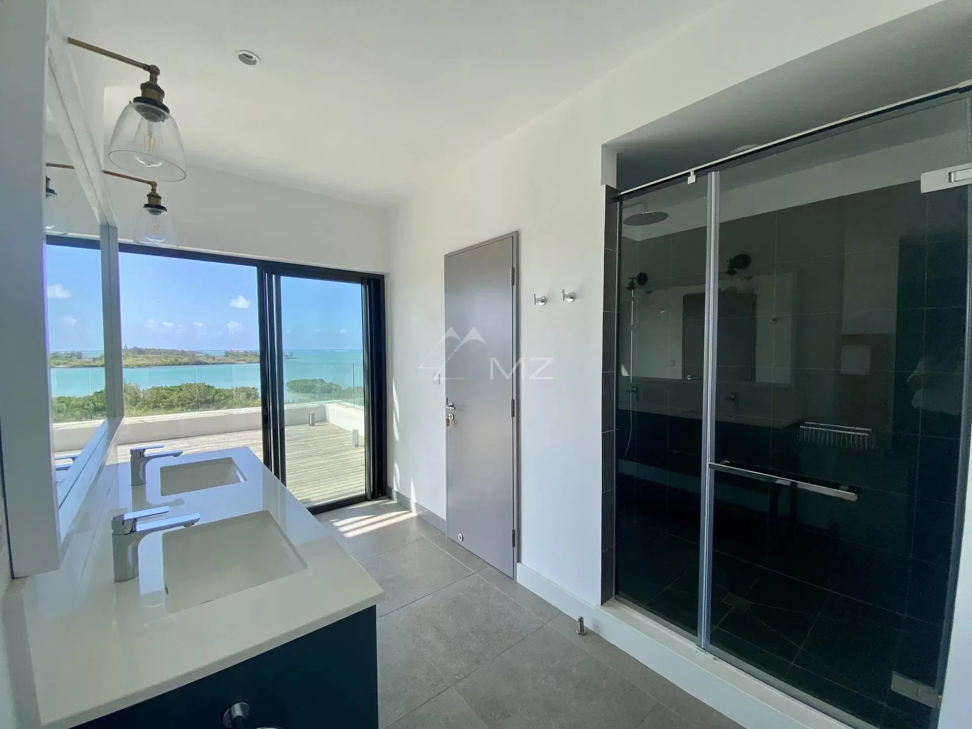 Penthouse vue sur la mer à St Antoine - 14