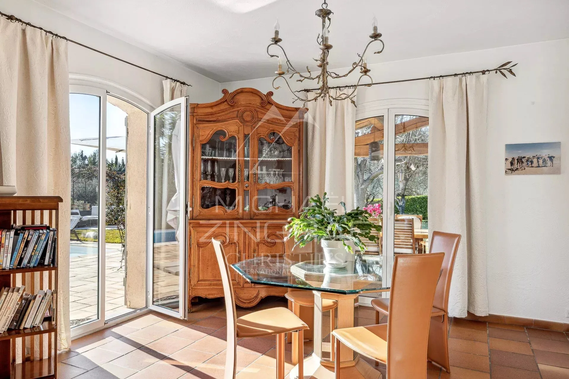 Villa Provençale d’Exception avec Vue Dégagée et Jardin de 4 375 m² à Plascassier - 7
