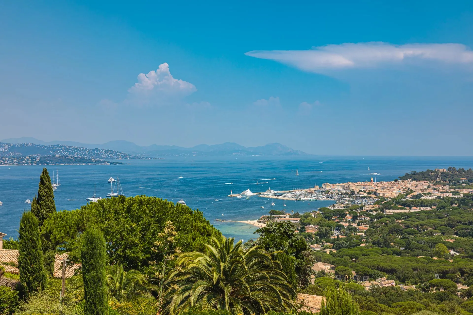 Proche Saint-Tropez - Vue mer panoramique et potentiel exceptionnel - 2