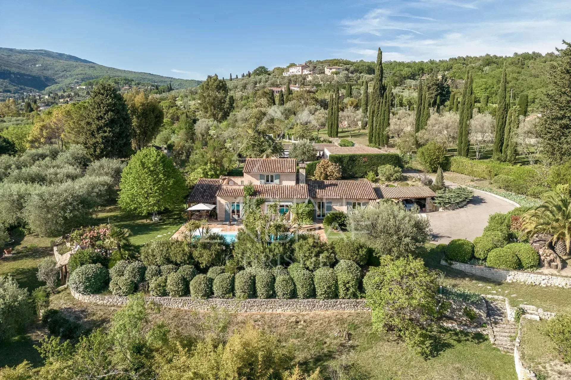 Villa Provençale d’Exception avec Vue Dégagée et Jardin de 4 375 m² à Plascassier - 14
