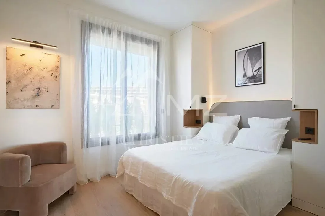 CANNES LA CROISETTE SPLENDIDE APPARTEMENT RENOVE 3 CHAMBRES VUE MER - 15