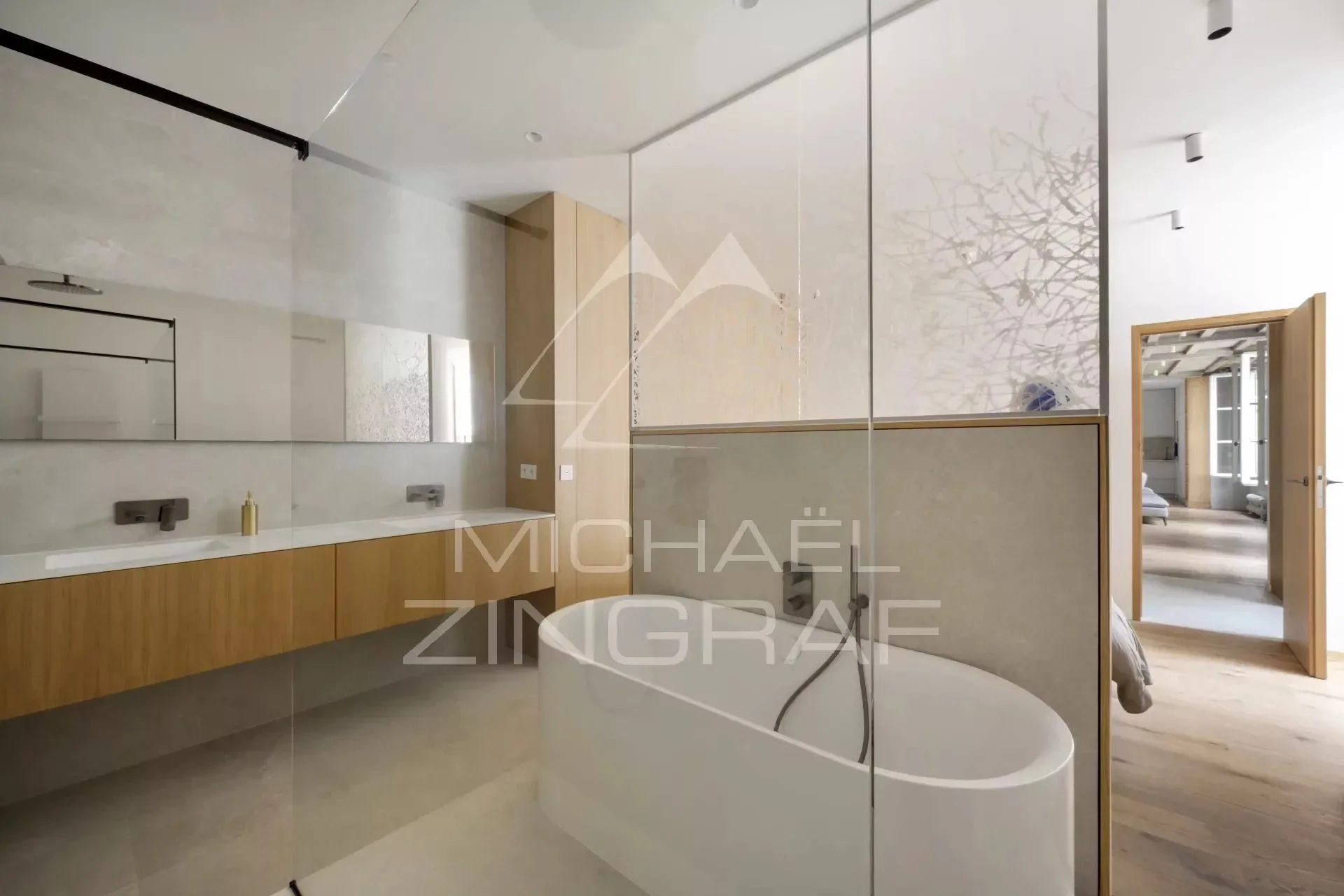 À Vendre - Maison de ville-  4 chambres - Voie Privée - Rue du Bac. - 12