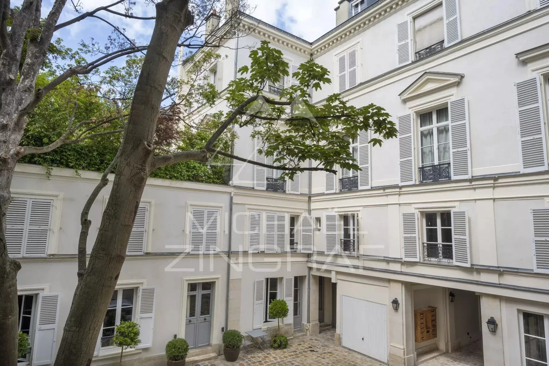 À Vendre - Maison de ville-  4 chambres - Voie Privée - Rue du Bac. - 19