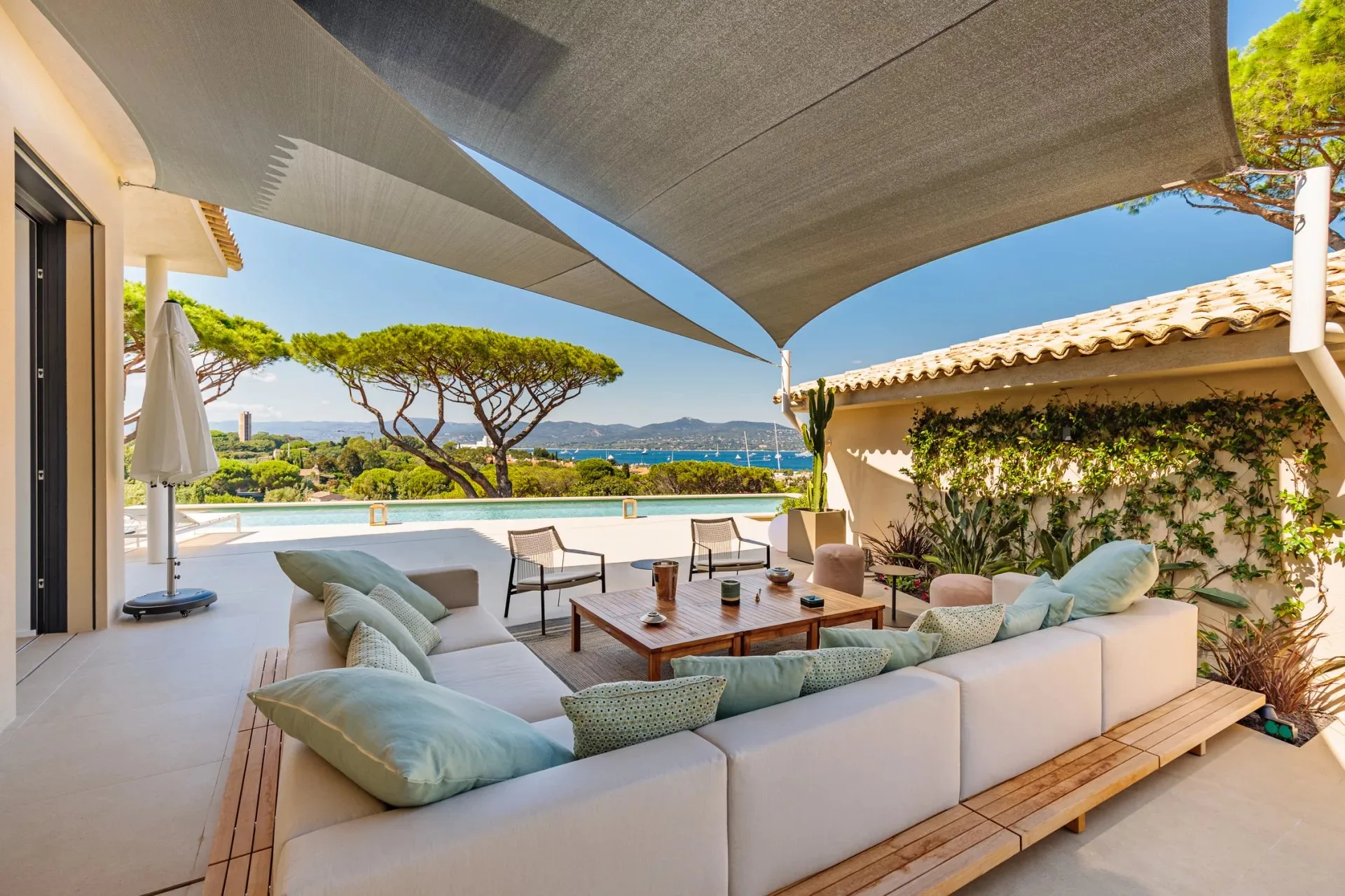 Saint-Tropez centre - Villa contemporaine vue mer exceptionnelle - 3