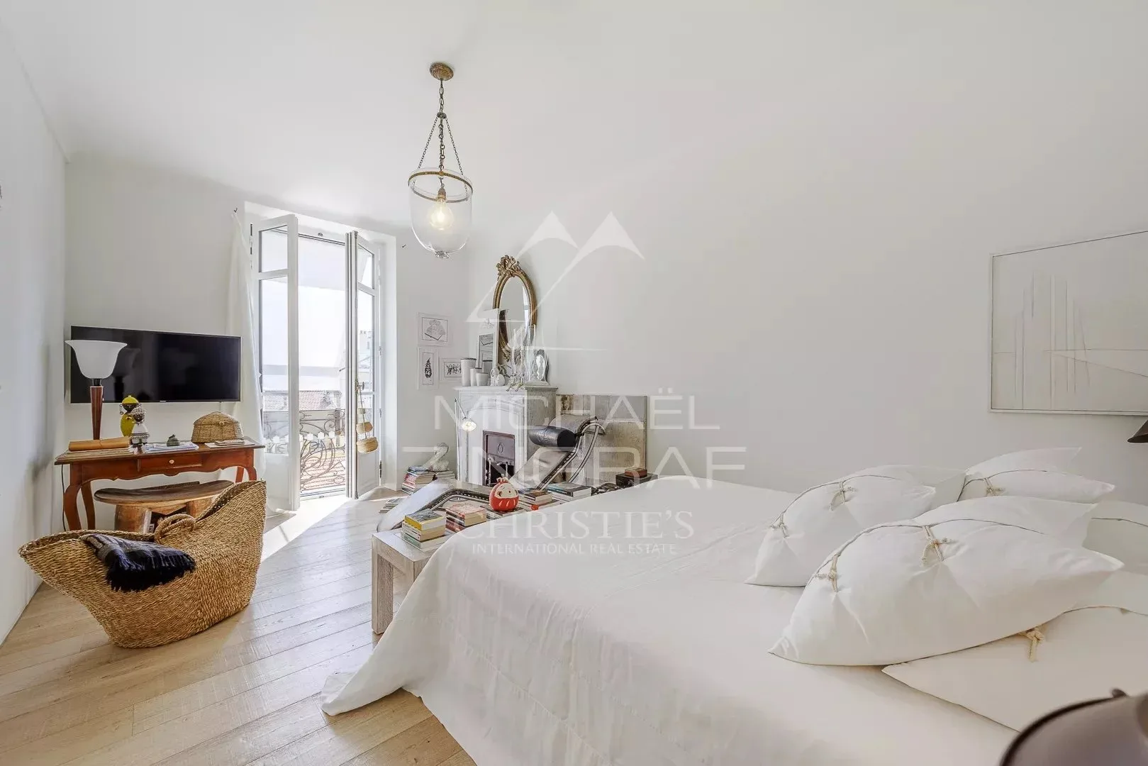 Loft design au dernier étage d’un immeuble bourgeois – Libération - 6