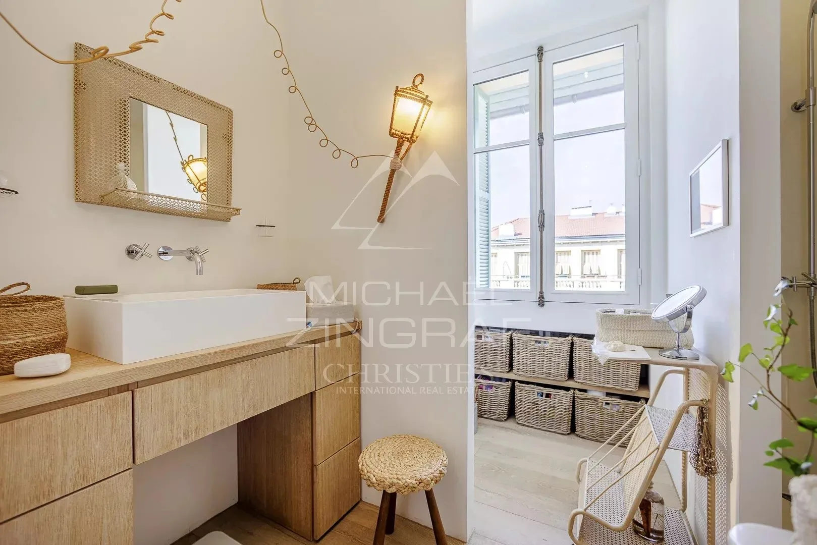 Loft design au dernier étage d’un immeuble bourgeois – Libération - 7