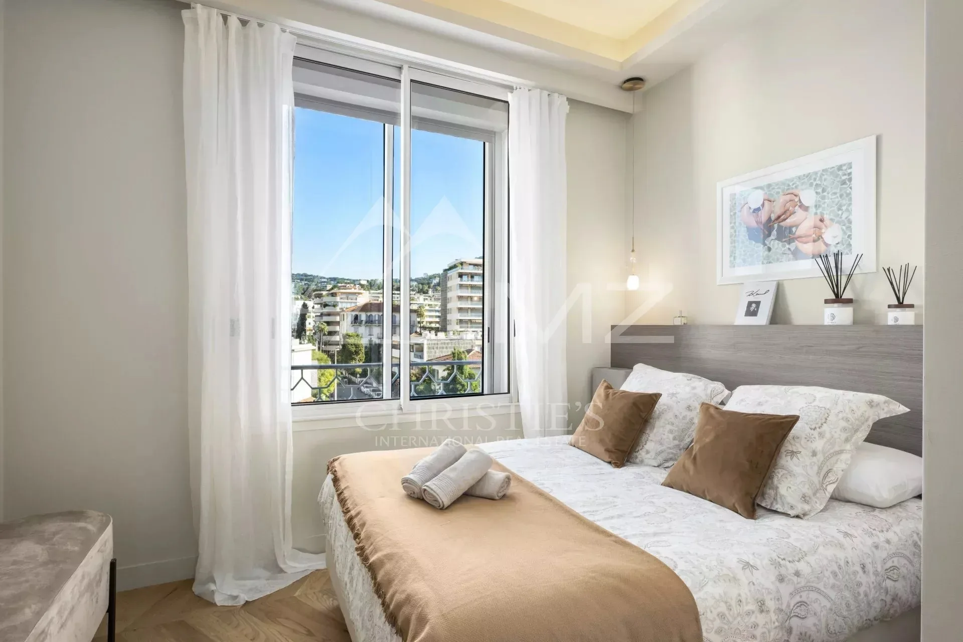 Cannes Croisette - Appartement 4 Pièces rénové - Vue mer - Etage élevé - 8