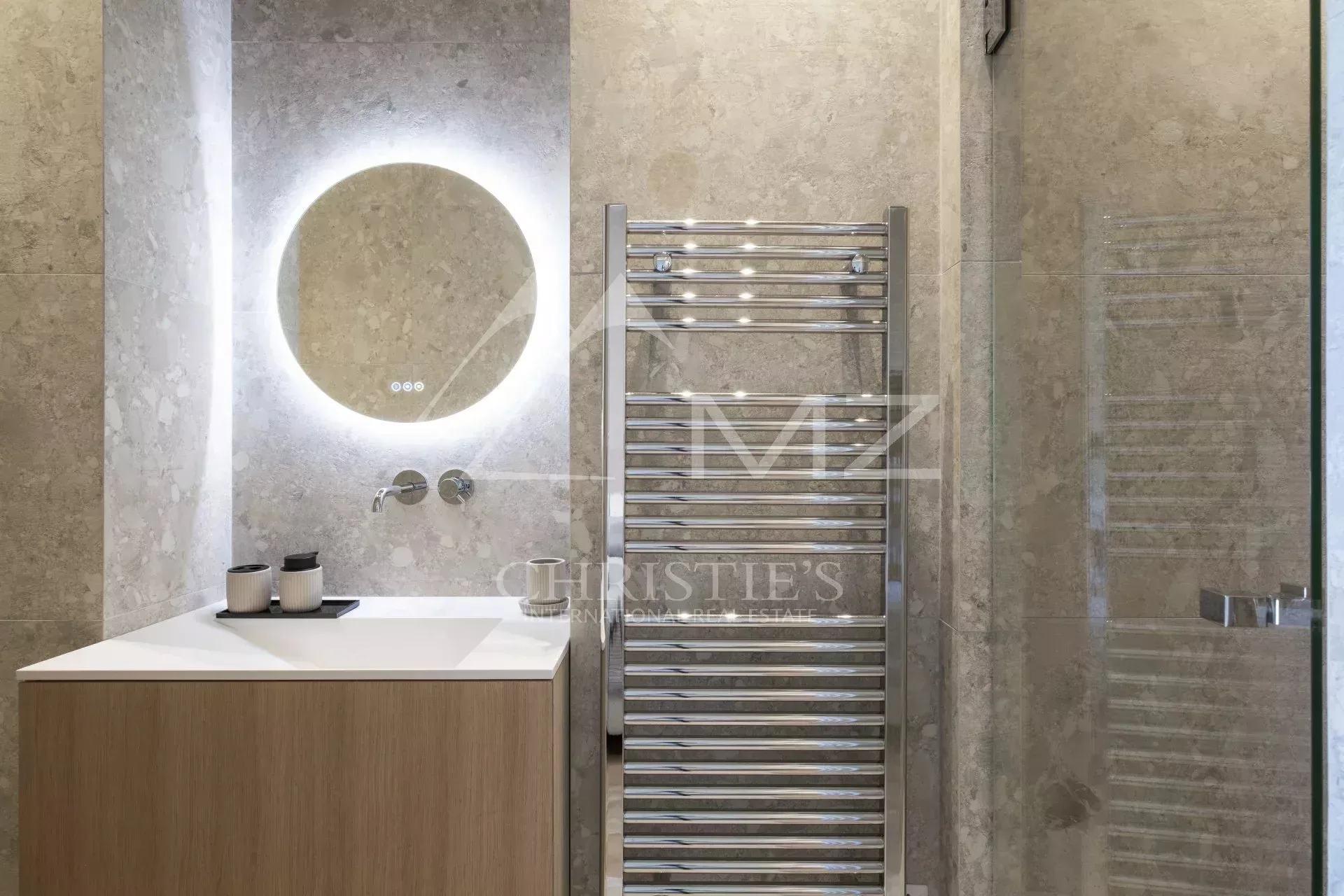 Cannes Croisette - Appartement 4 Pièces rénové - Vue mer - Etage élevé - 11