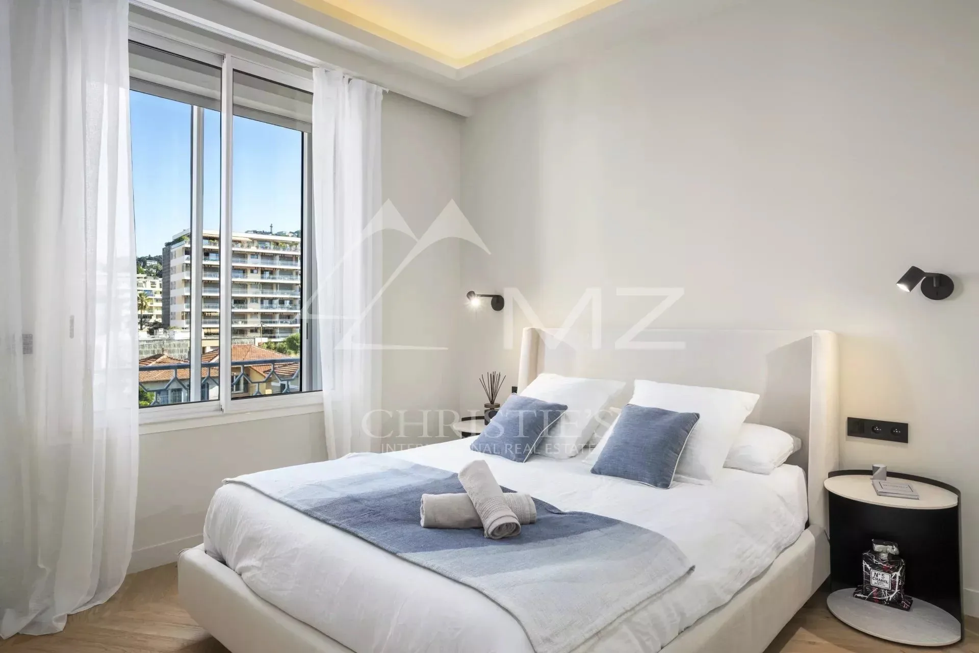 Cannes Croisette - Appartement 4 Pièces rénové - Vue mer - Etage élevé - 12