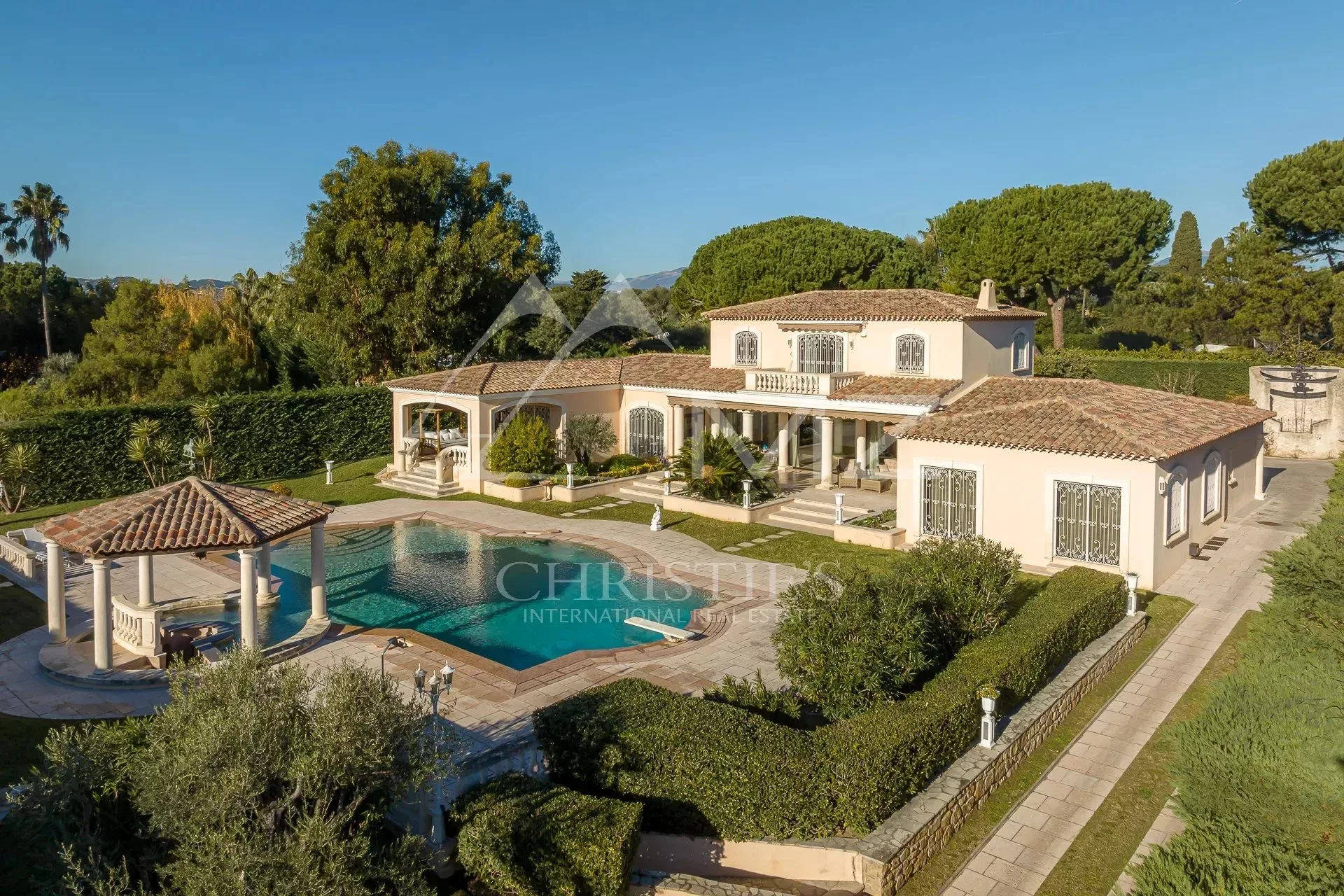 Exceptionnelle propriété dans un domaine privé - 3