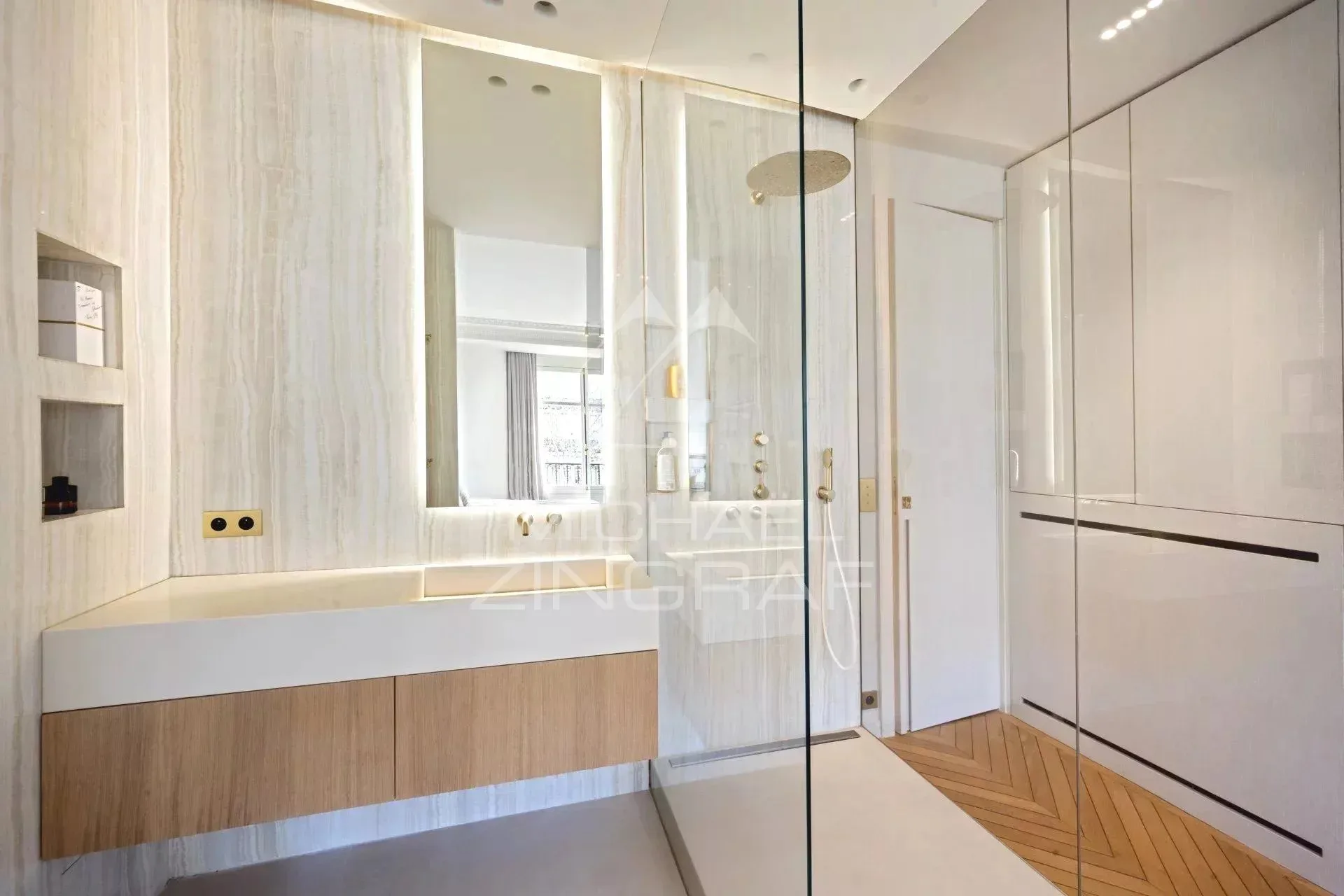 EXCLUSIVITÉ -  AVENUE RAPP - APPARTEMENT DE RÉCEPTION - 3 SUITES - 15