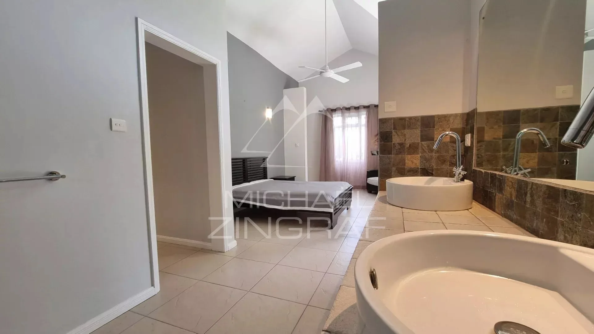 Élégante villa de 4 chambres avec piscine à Rivière Noire - 16