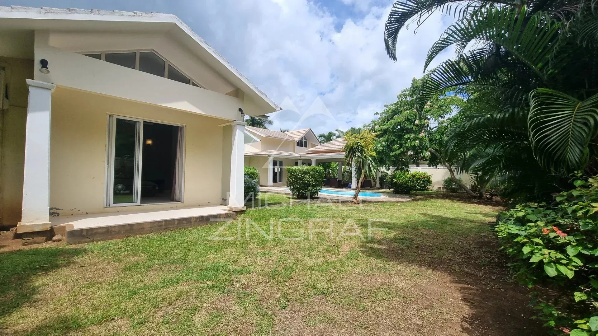 Élégante villa de 4 chambres avec piscine à Rivière Noire - 9