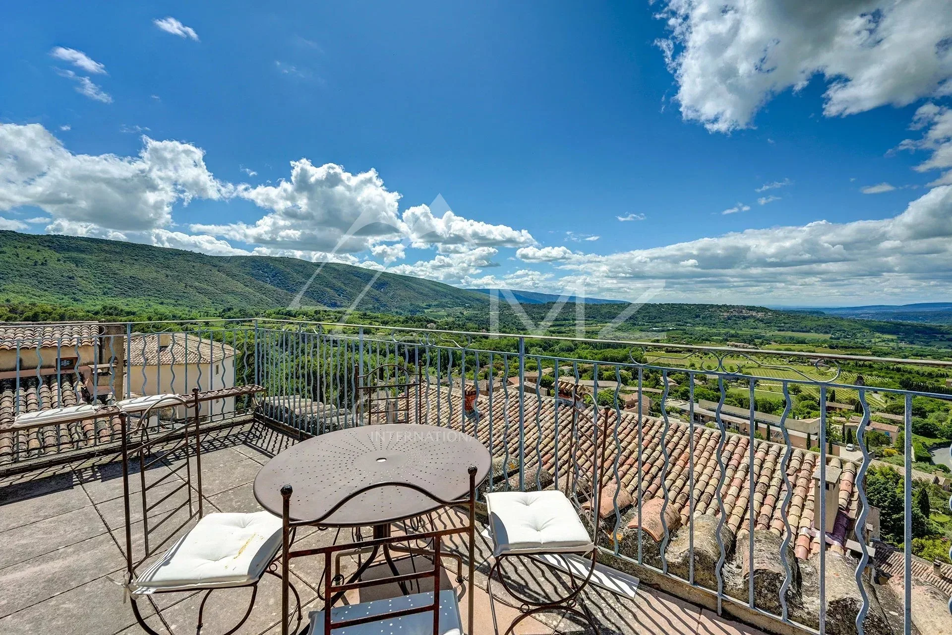 HOTEL RESTAURANT 2* (Murs et fonds) -  AU COEUR DU  LUBERON - VUE PANORAMIQUE EXCEPTIONNELLE. - 10