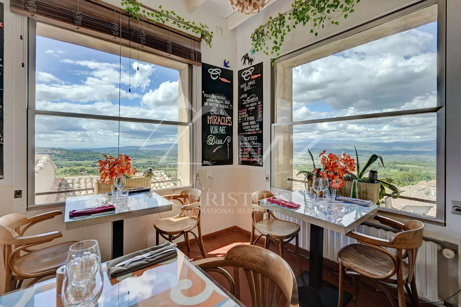 HOTEL RESTAURANT 2* (Murs et fonds) -  AU COEUR DU  LUBERON - VUE PANORAMIQUE EXCEPTIONNELLE. - 7