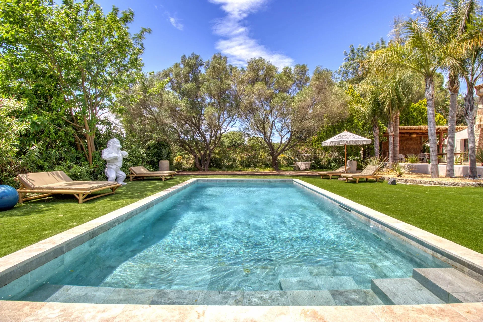 VILLA DE CARACTERE - VUE SUR LE CHATEAU DE GRIMAUD - 6