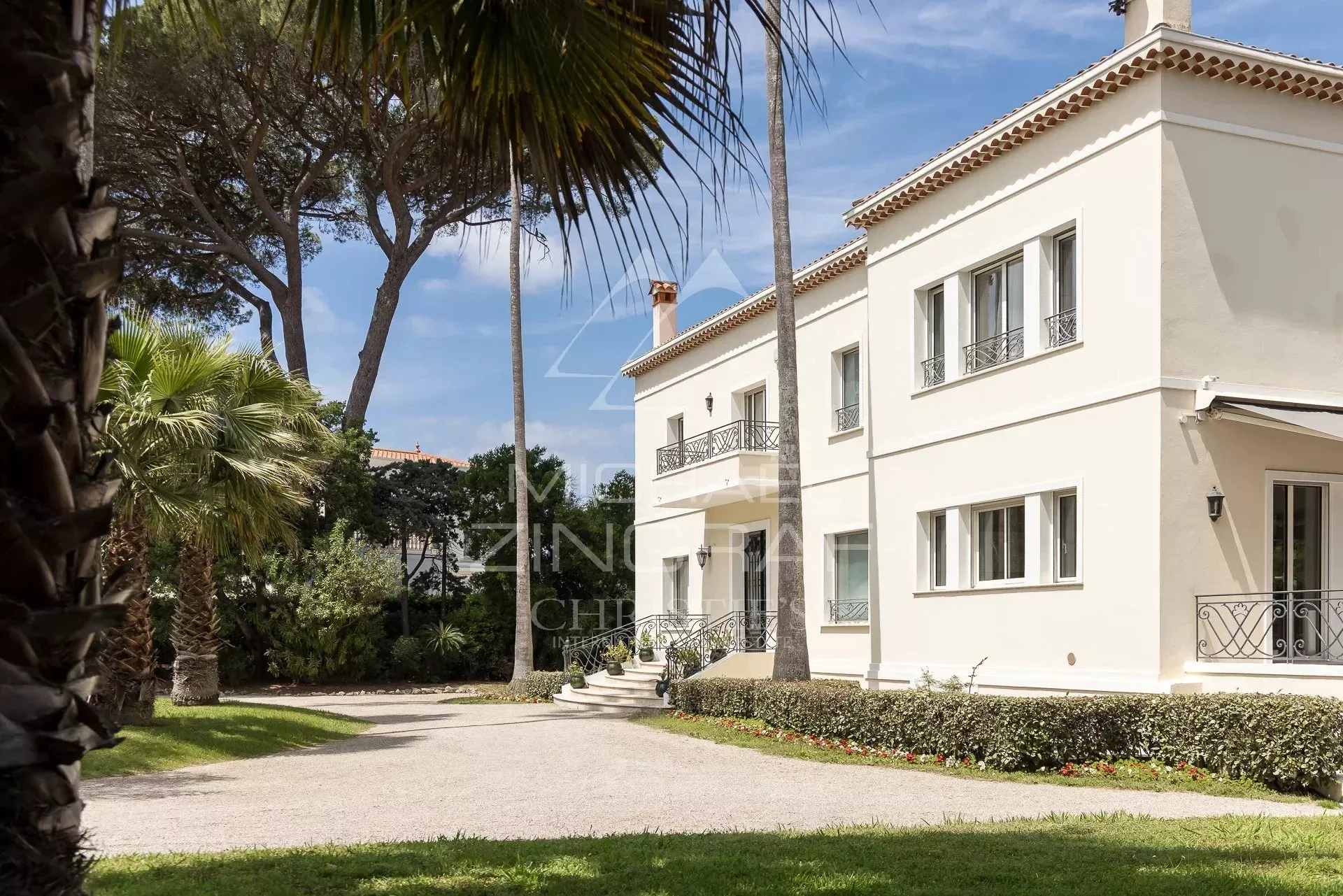 Propriété de prestige située sur le versant ouest du Cap d'Antibes - 22