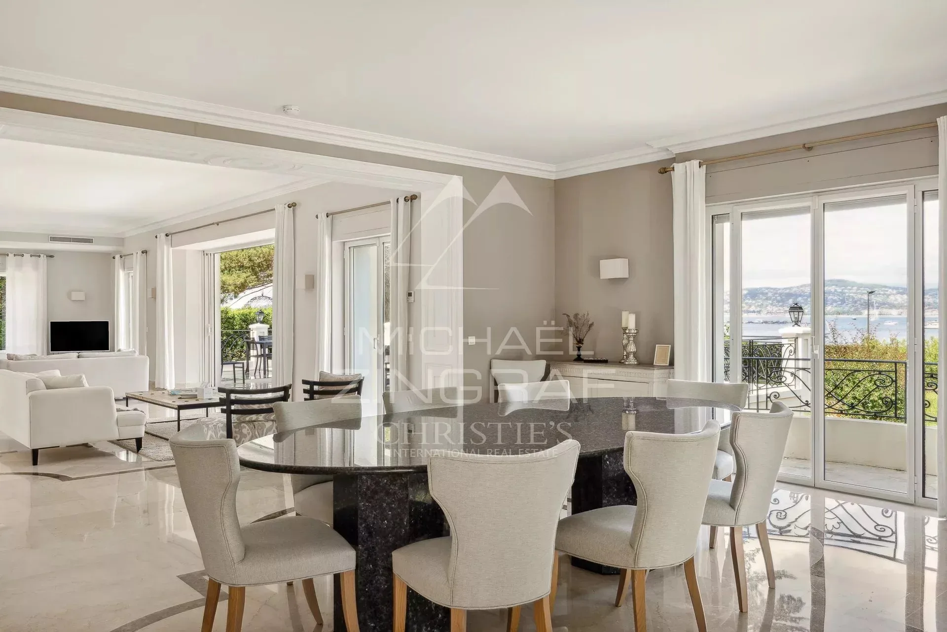 Propriété de prestige située sur le versant ouest du Cap d'Antibes - 26
