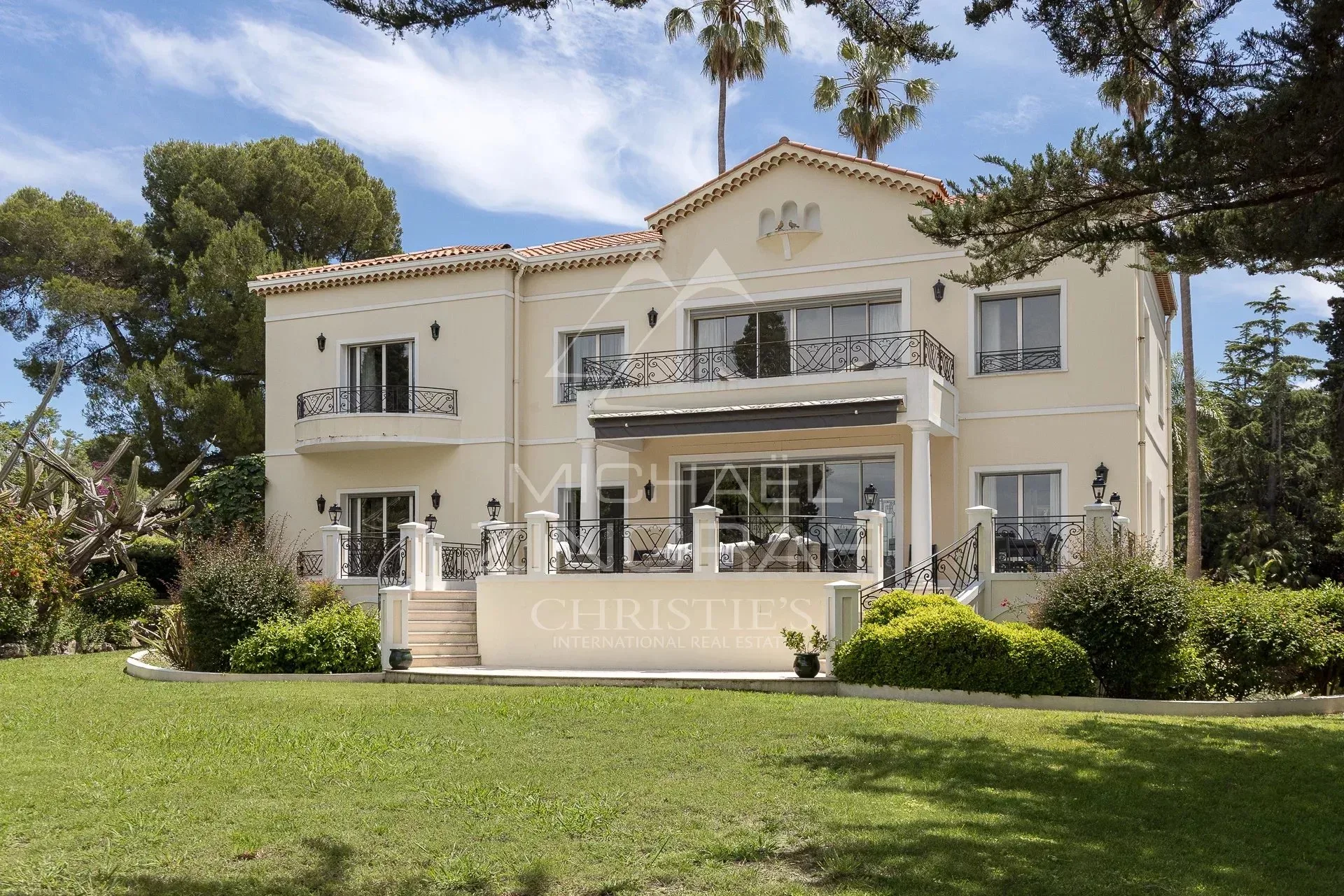 Propriété de prestige située sur le versant ouest du Cap d'Antibes - 34