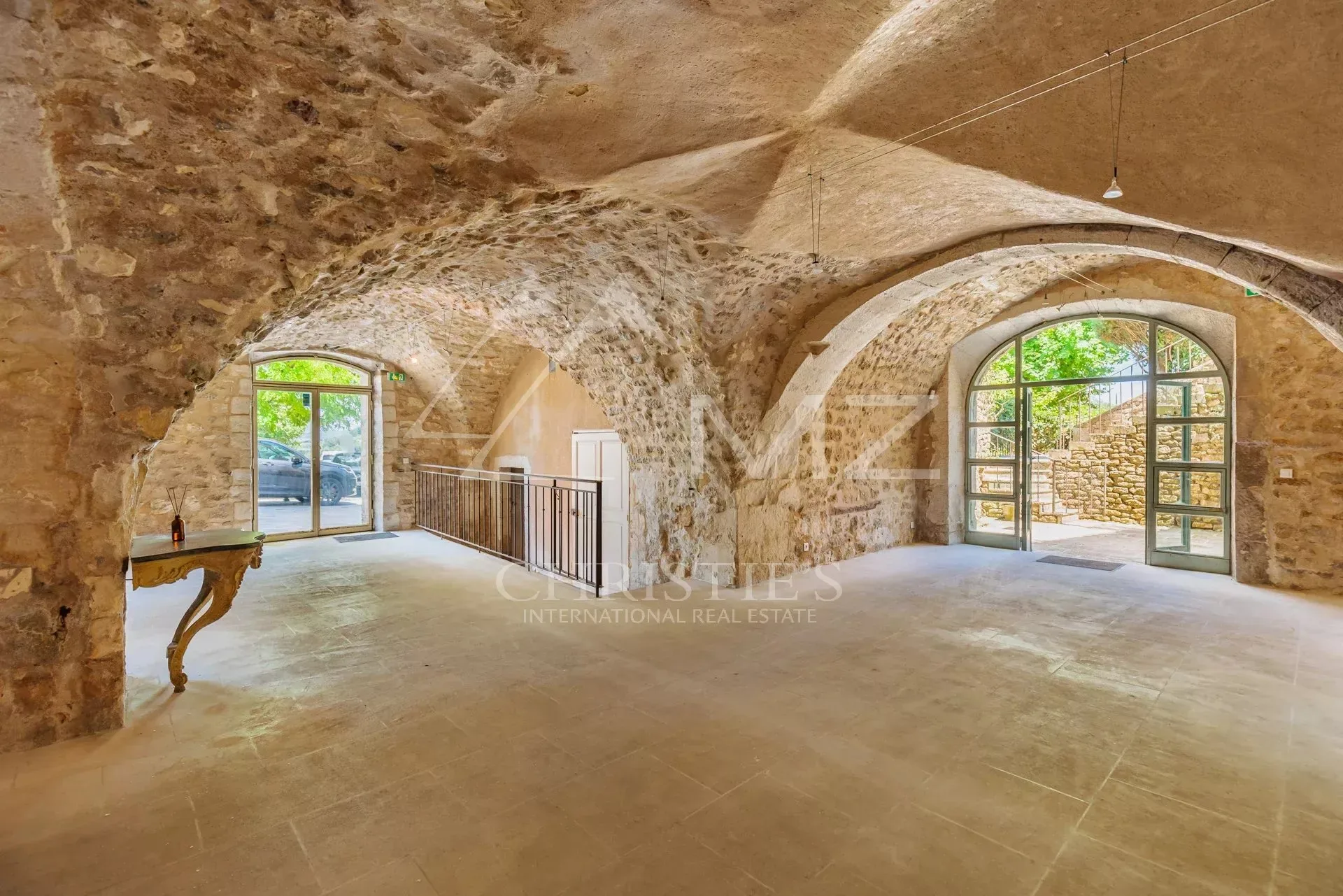 Local Commercial avec appartement de fonction à Ménerbes - 14