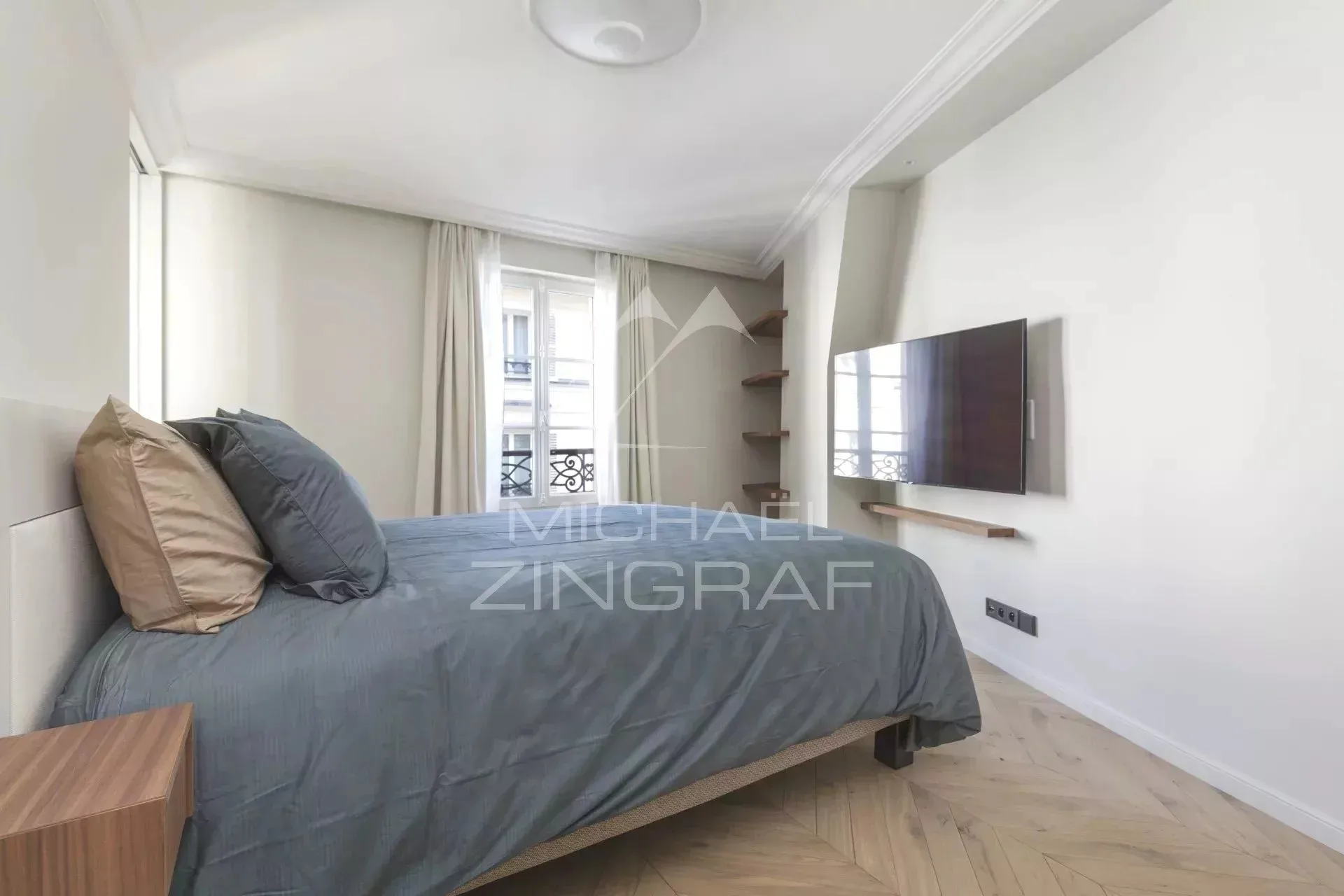ZU VERKAUFEN - ZWEIZIMMERWOHNUNG - RENOVIERT - ÉTOILE - 10