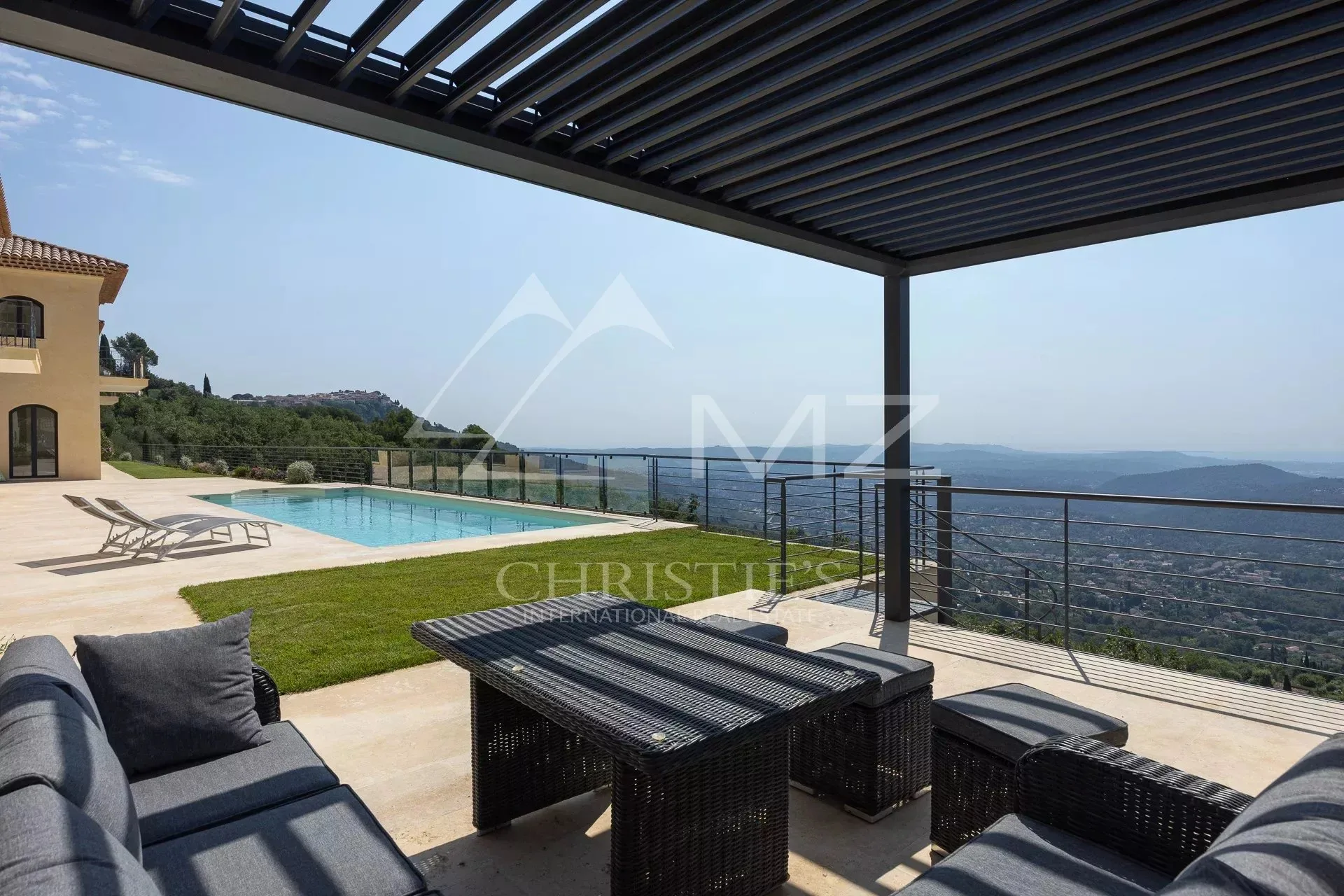 Villa au style épuré sur les balcons de la Riviera - 13