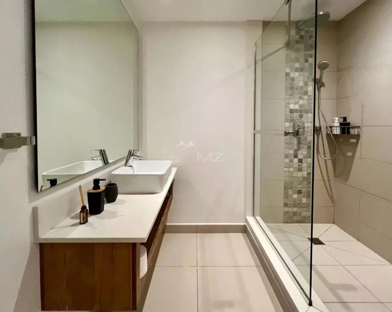 Duplex 3 chambres au cœur d'une résidence sécurisée - 17