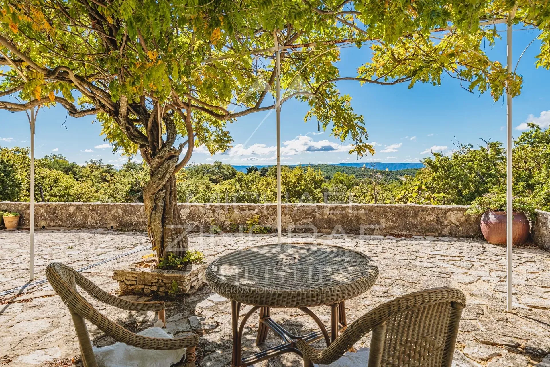 Superbe propriété avec vue imprenable sur le Luberon - 3