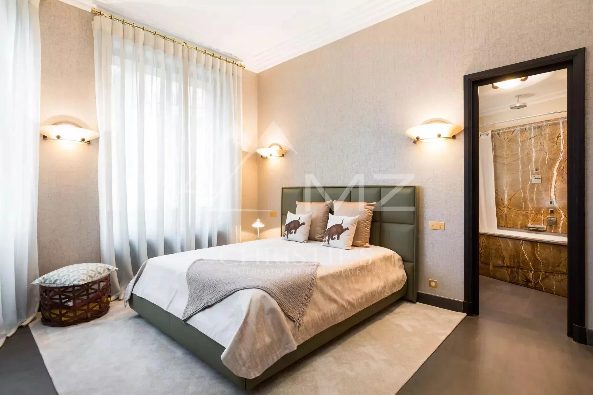A vendre - Appartement de réception - Parfait État - Immeuble Walter - 14