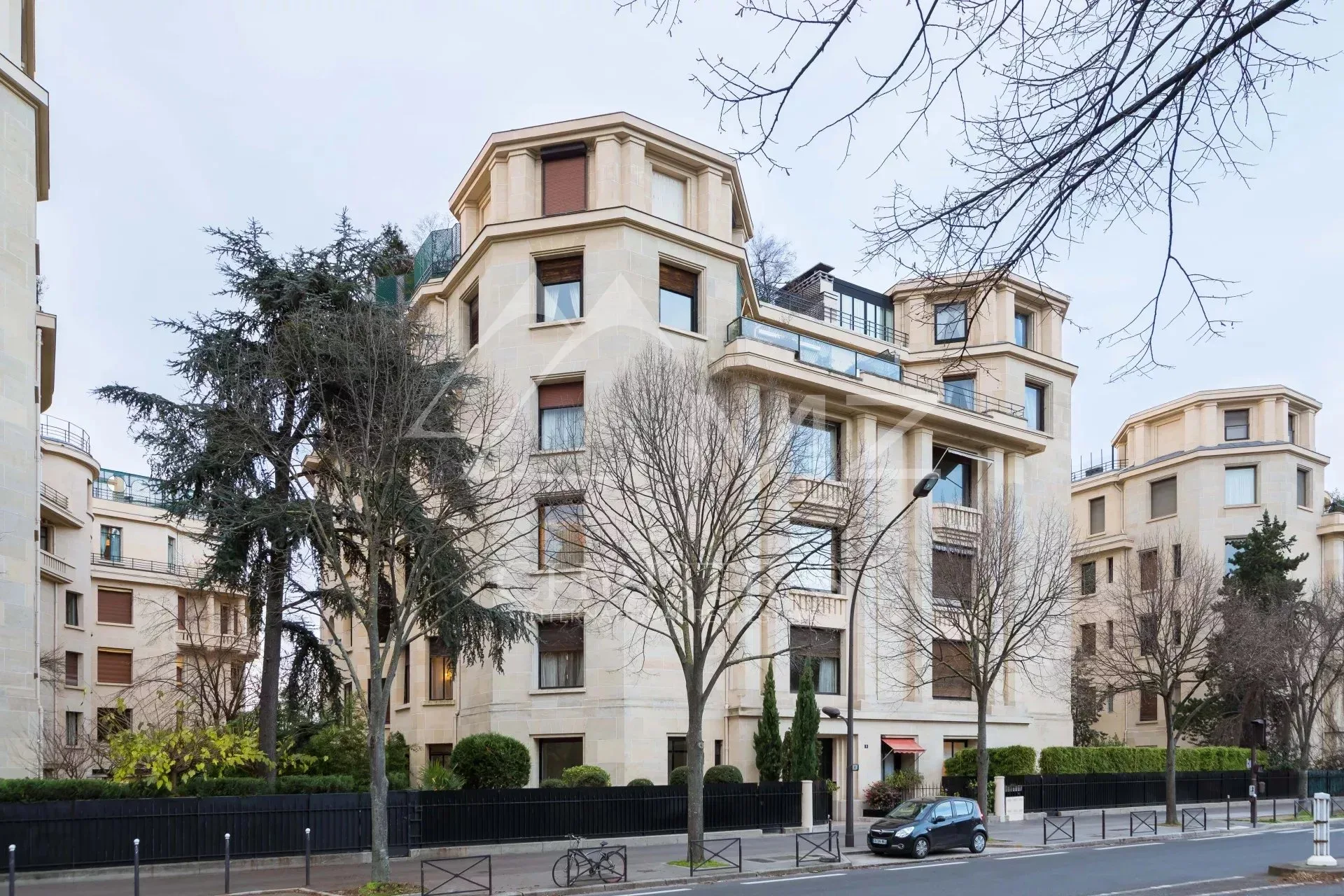 A vendre - Appartement de réception - Parfait État - Immeuble Walter - 16