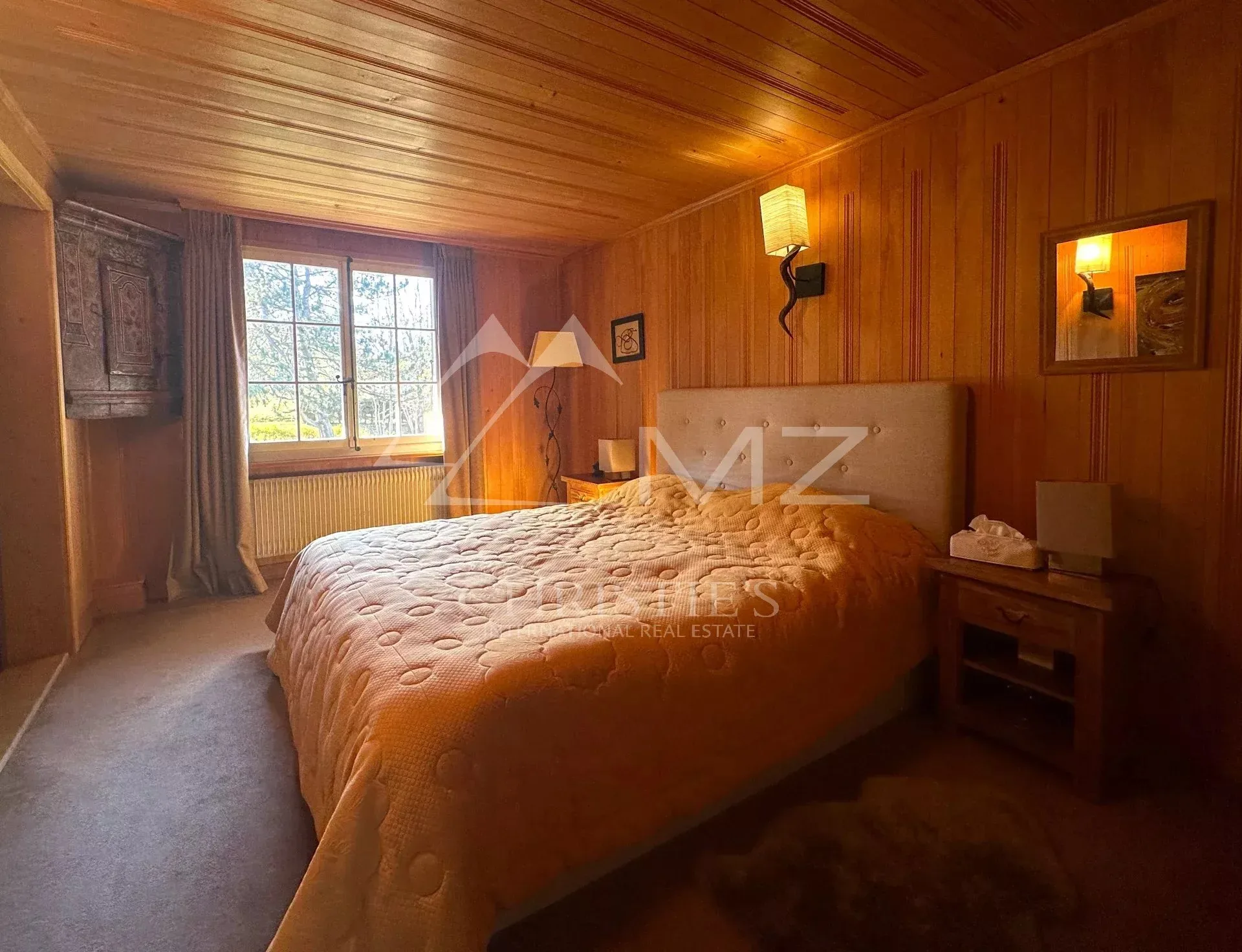 Chalet chaleureux et élégant à LOUER avec vue unique sur la vallée de Gstaad - 13