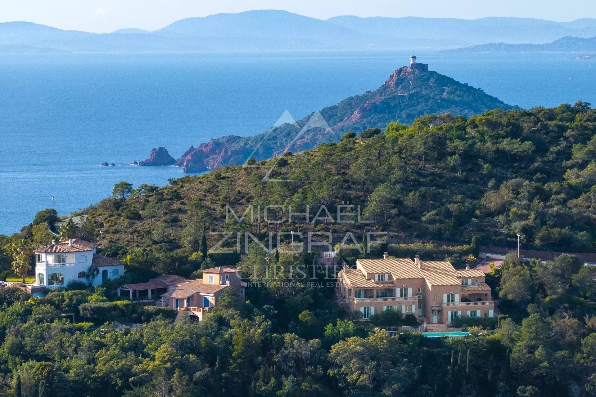 ANTHÉOR - SUPERBE VILLA DOUBLE AVEC VUE MER - 10