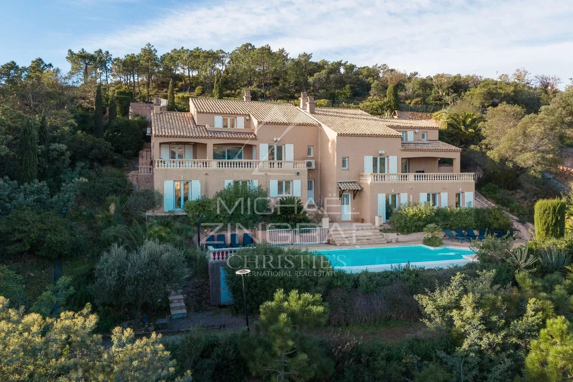 ANTHÉOR - SUPERBE VILLA DOUBLE AVEC VUE MER - 2