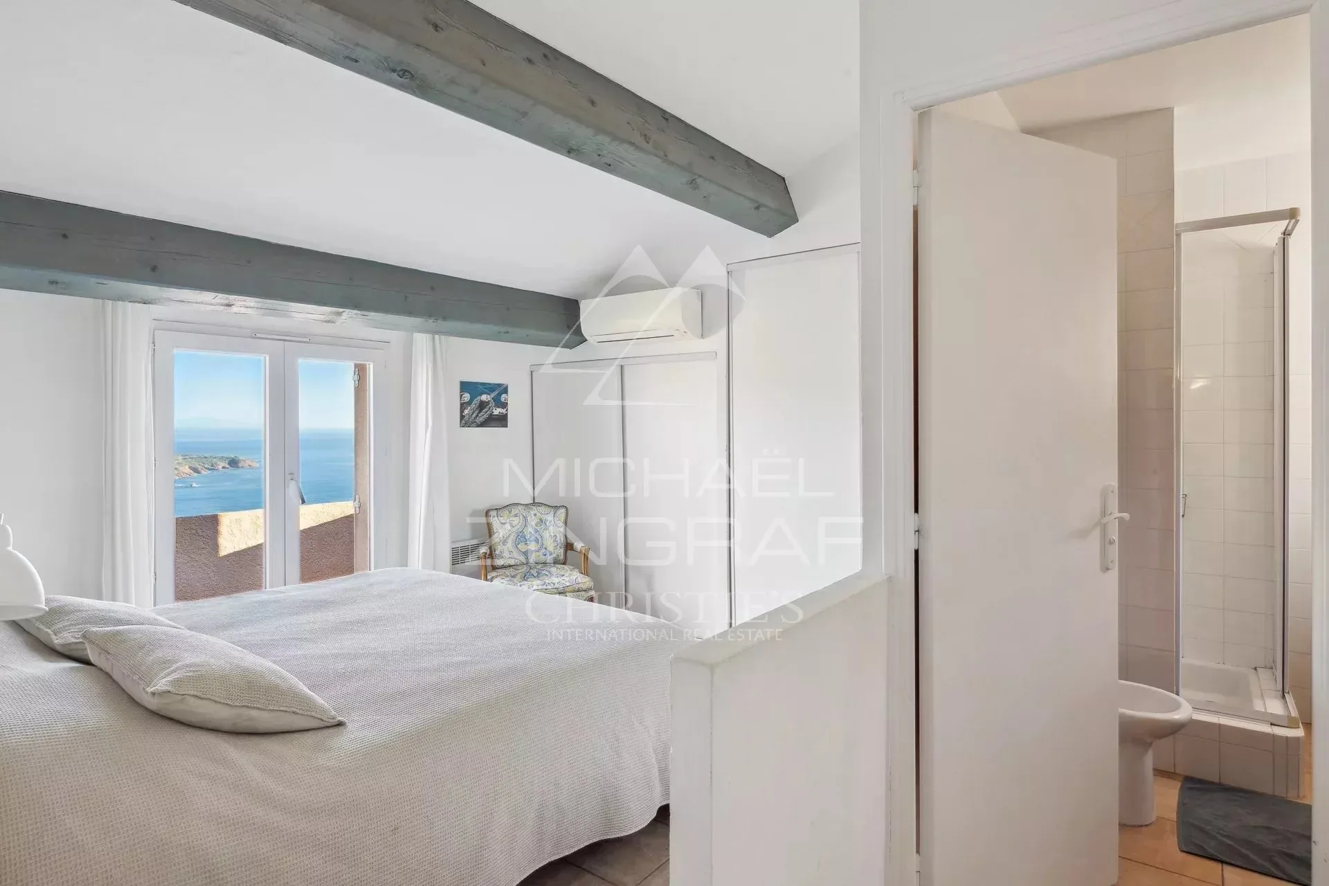 ANTHÉOR - SUPERBE VILLA DOUBLE AVEC VUE MER - 6