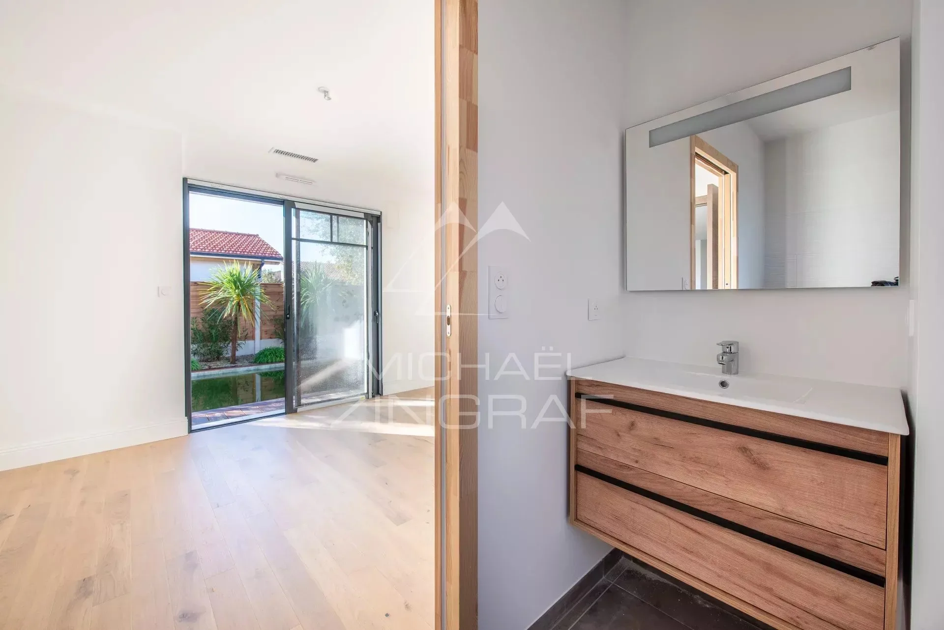 Villa contemporaine avec garage Meyran - 7