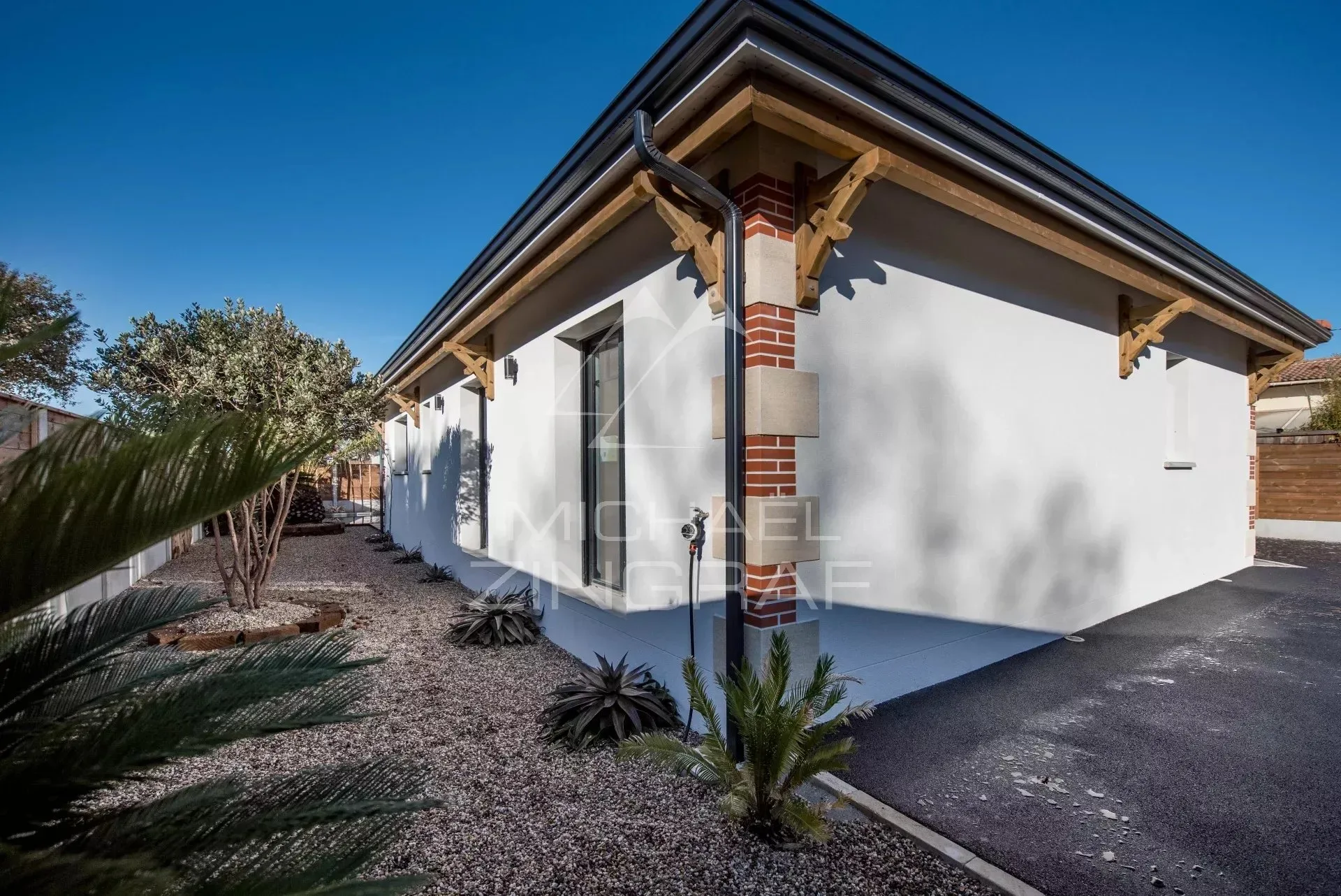 Villa contemporaine avec garage Meyran - 8