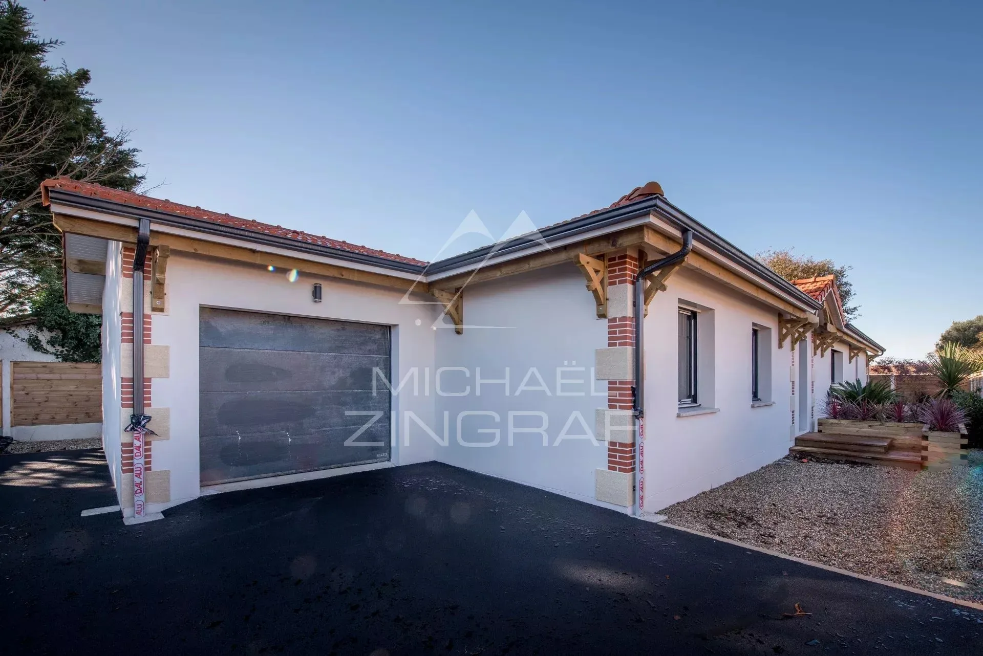 Villa contemporaine avec garage Meyran - 5