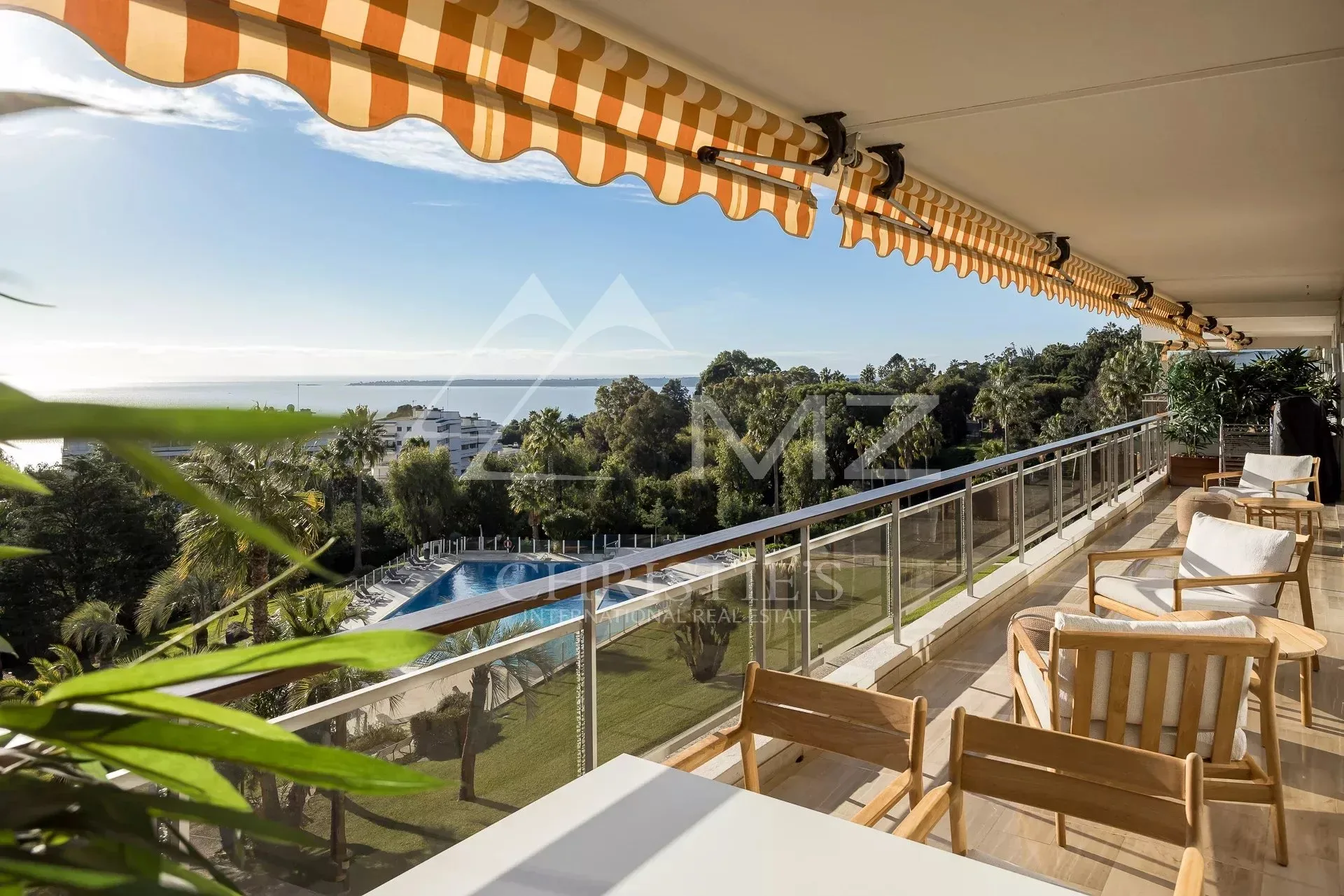 Superbe 4 pièces vue mer panoramique dans résidence de Prestige - 2