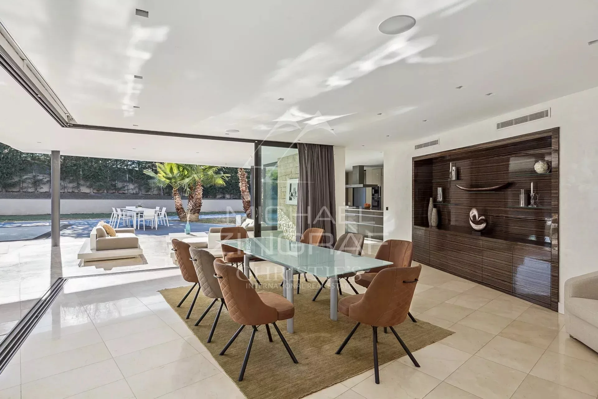 Somptueuse villa contemporaine de 500 m² nichée dans un écrin de verdure - 2