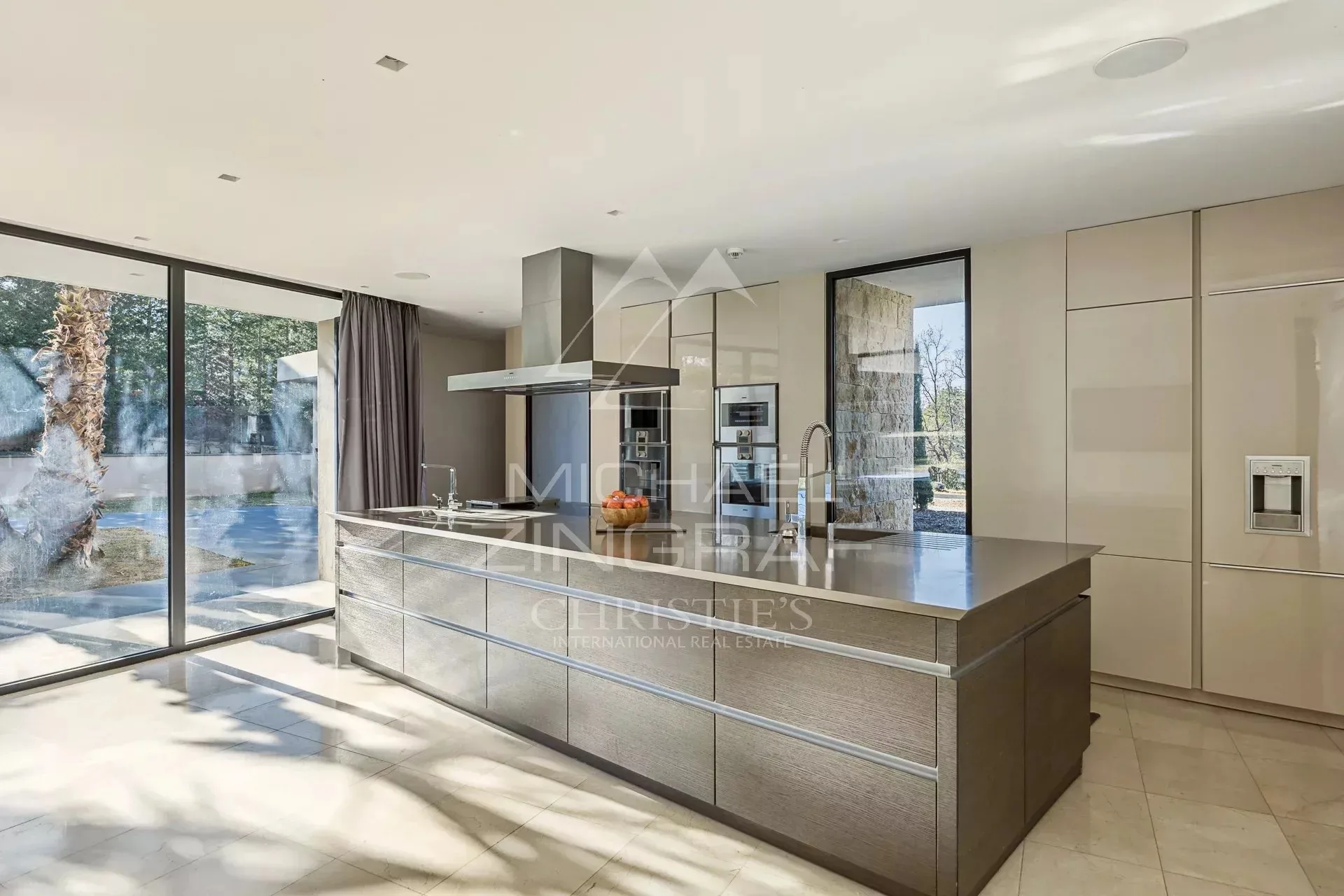 Somptueuse villa contemporaine de 500 m² nichée dans un écrin de verdure - 4