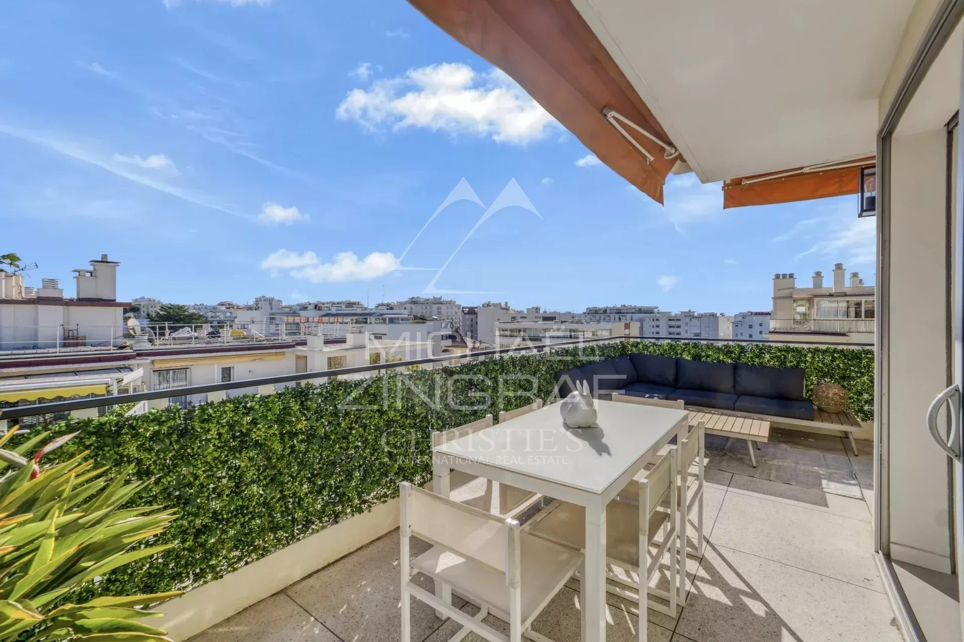 Exclusivité - 3p en dernier étage avec terrasse - Cannes Centre - 3