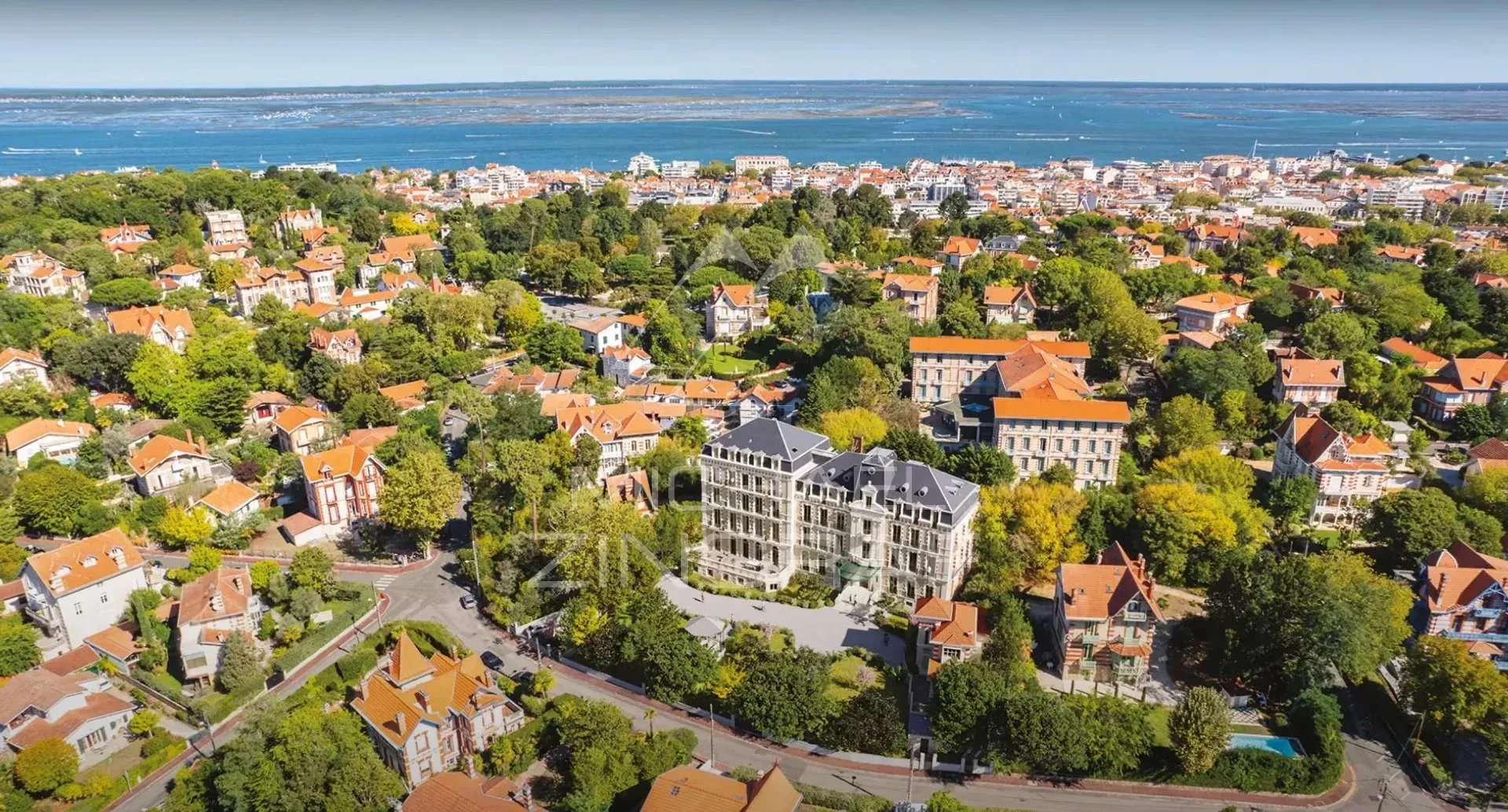 VILLA NEUVE AU COEUR DE LA VILLE D'HIVER - 4