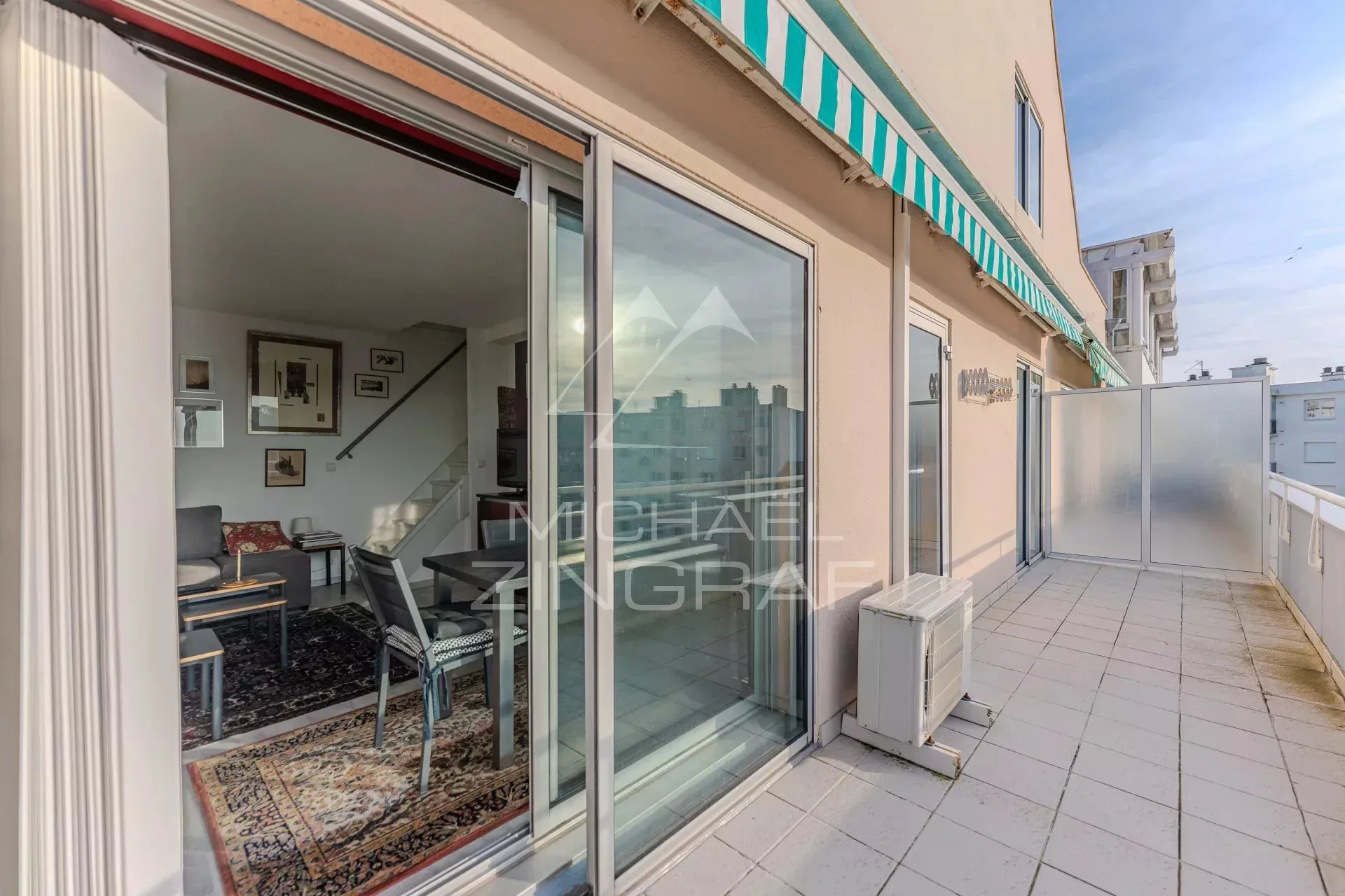 Bel appartement  en centre ville  au dernier étage avec une belle vue - 11