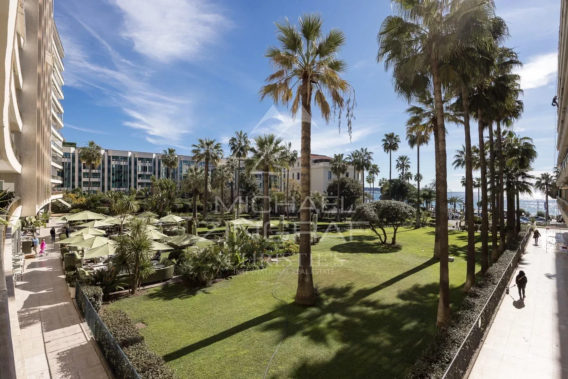 Cannes Croisette - Splendide Appartement 3 Pièces avec Terrasse et Vue Mer - 2