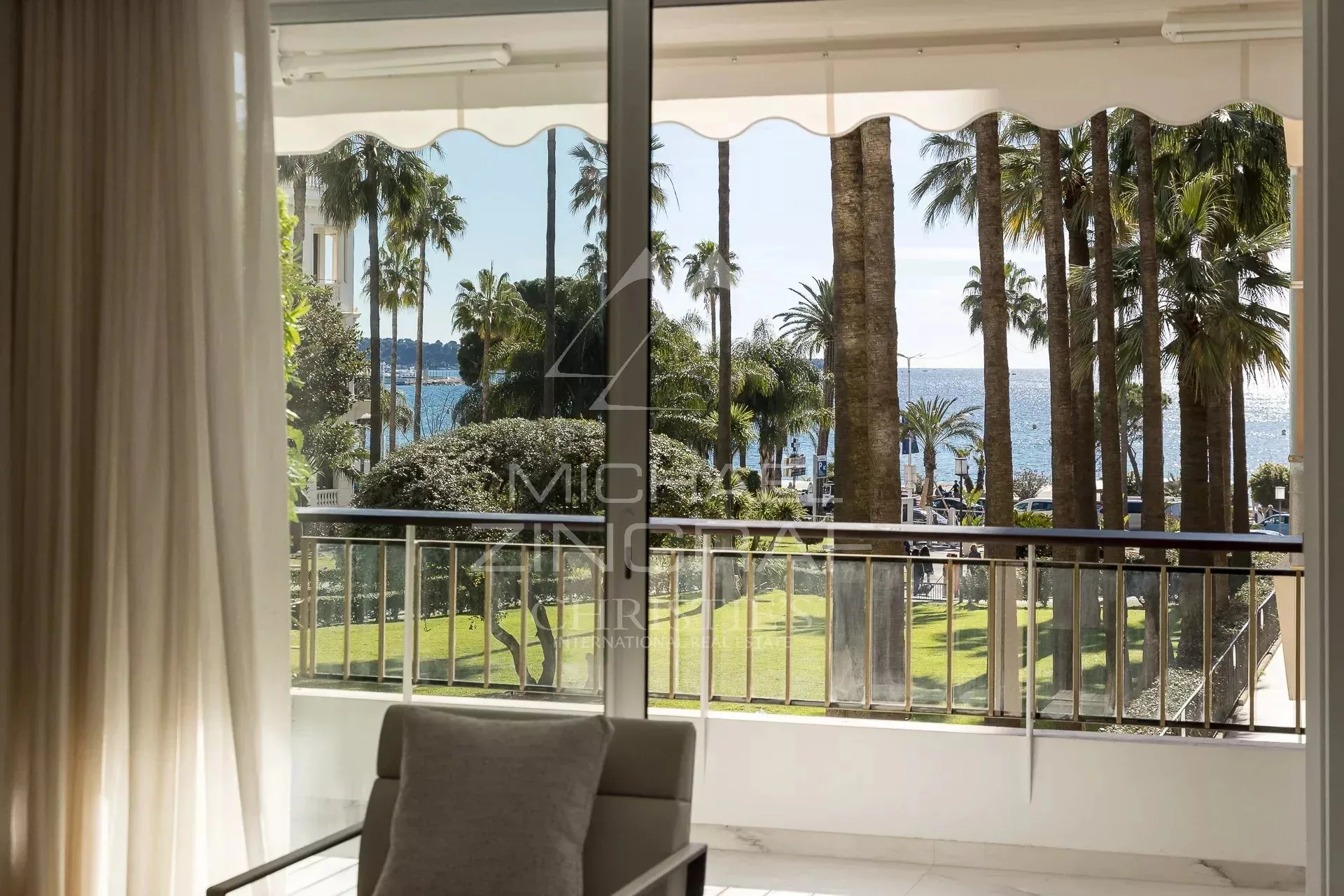 Cannes Croisette - Splendide Appartement 3 Pièces avec Terrasse et Vue Mer - 3