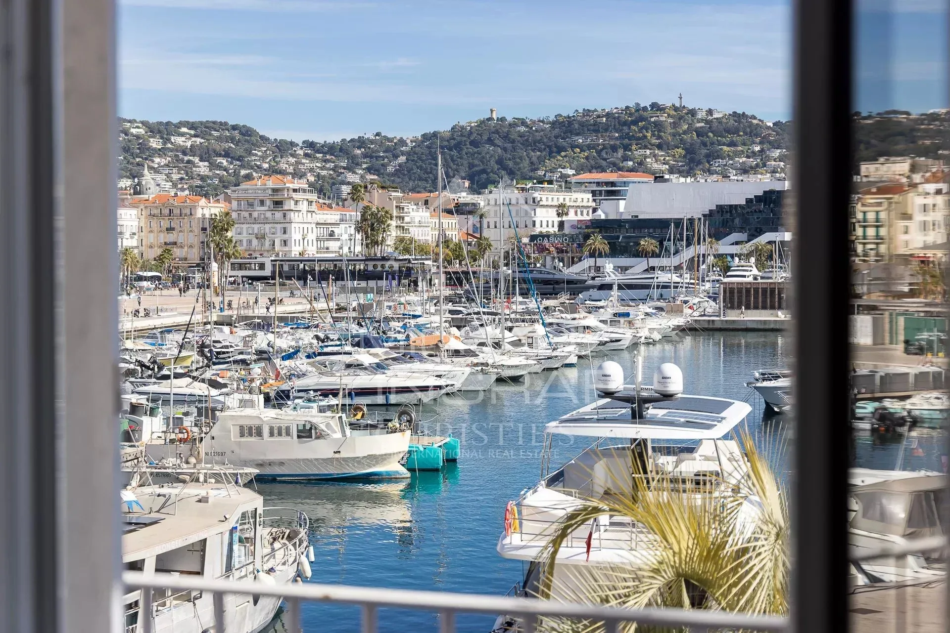 Cannes Vieux-Port – 3 pièces traversant - Vue Mer - 4