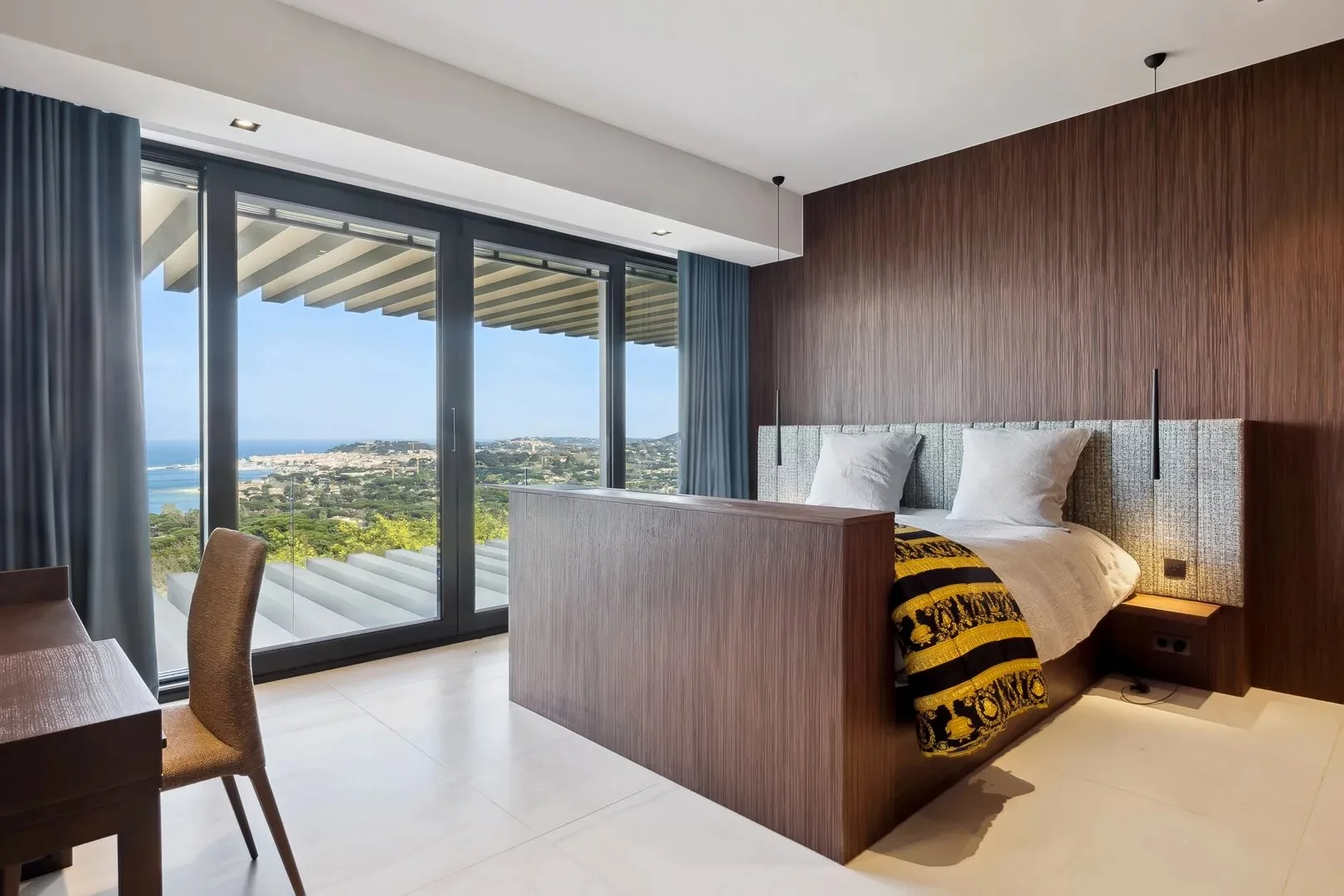Proche Saint-Tropez - Villa d'exception avec magnifique Vue Mer - 10
