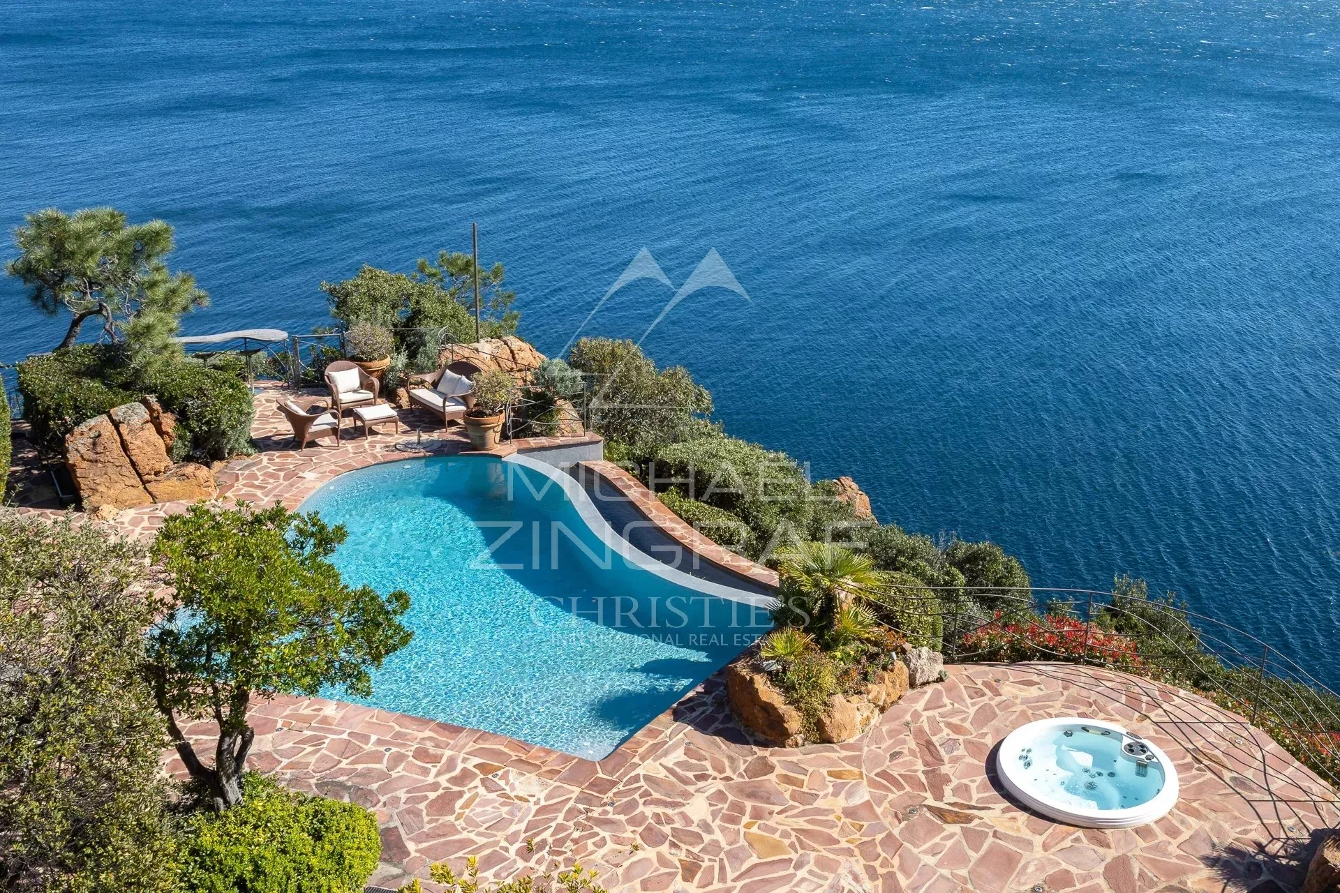Co-Exclusivité - Theoule sur mer Proche Cannes - Pieds dans l'eau - 25