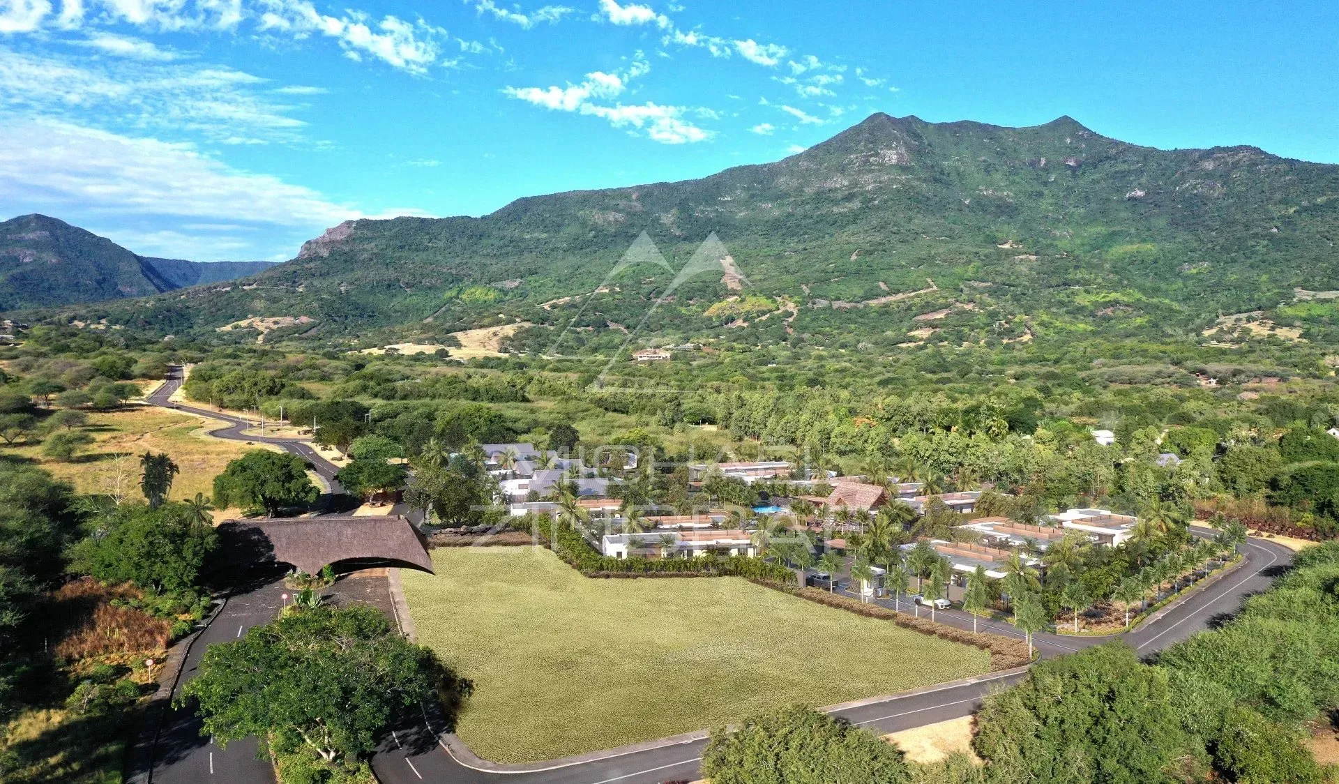 Villa Exclusive Nichée Entre Lagon et Montagnes – Rivière Noire - 5